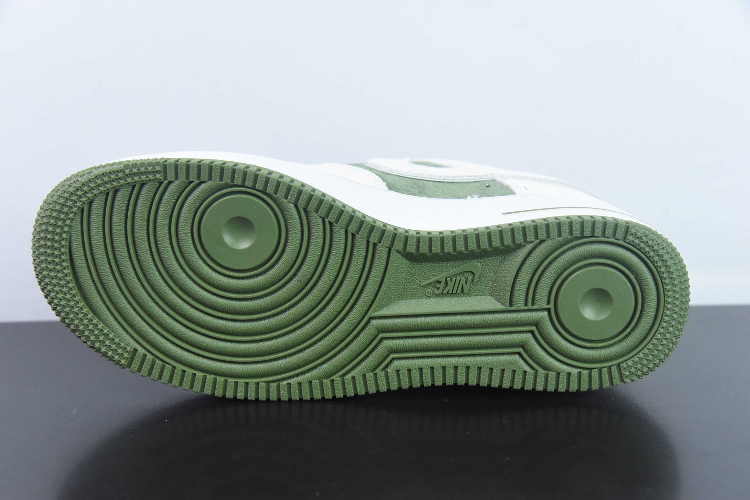 耐克Nike Air Force 1 AF1浅灰绿 SUP联名印花空军一号低帮休闲板鞋纯原版本 货号：ME2392-106