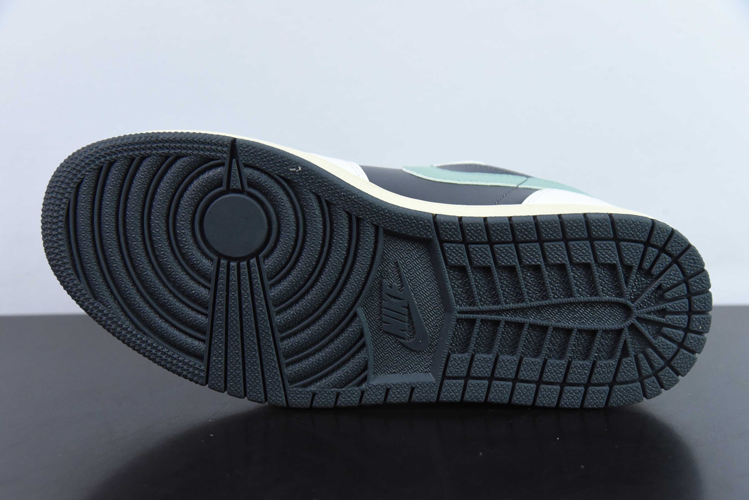 乔丹Air Jordan 1 Low Team Gold AJ1橄榄黑绿低帮文化休闲板鞋纯原版本 货号：DC0774-001