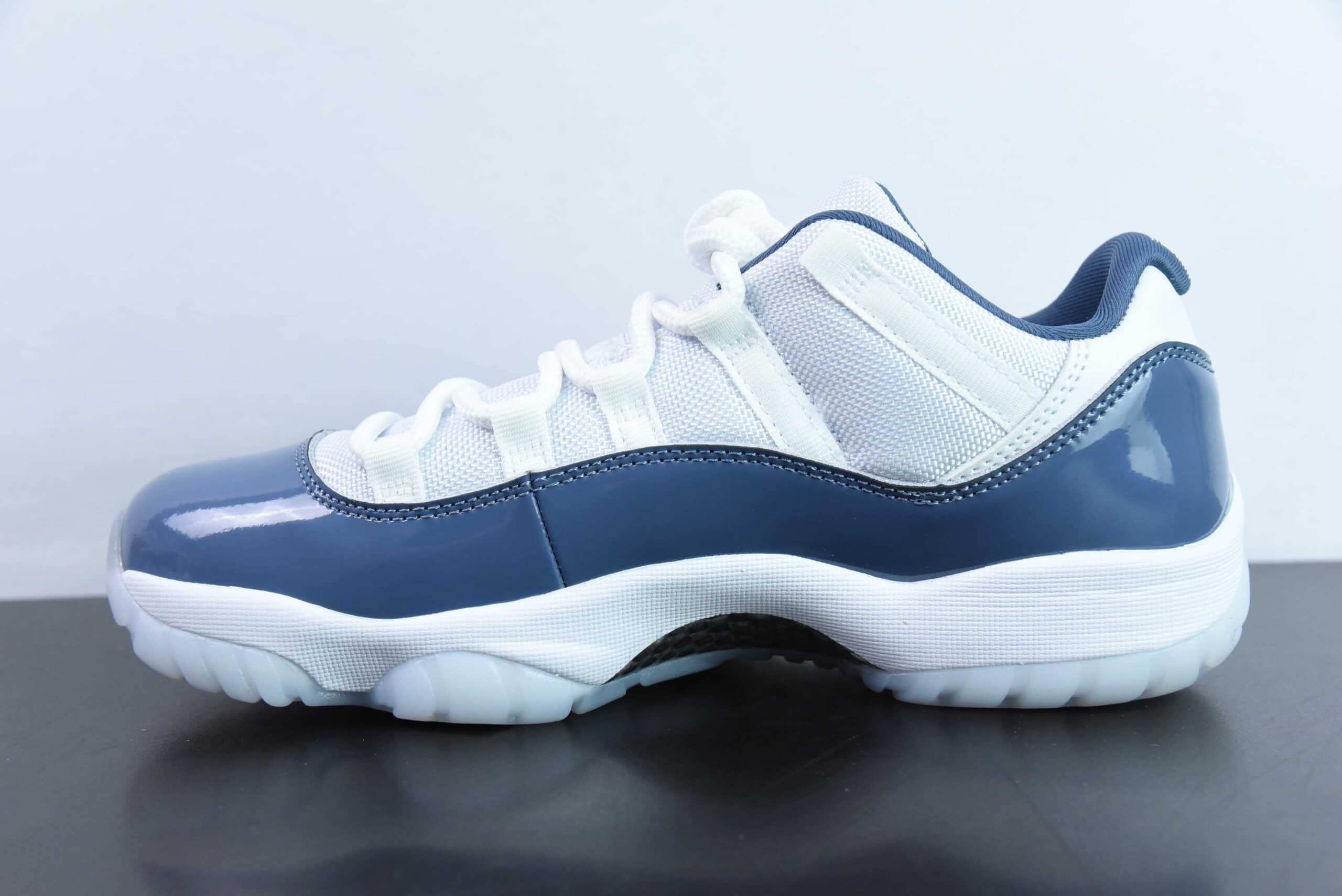 乔丹Air Jordan 11 Retro LowDiffused BlueAJ11漆皮漫射蓝白低帮运动文化篮球鞋纯原版本 货号：FV5104-104