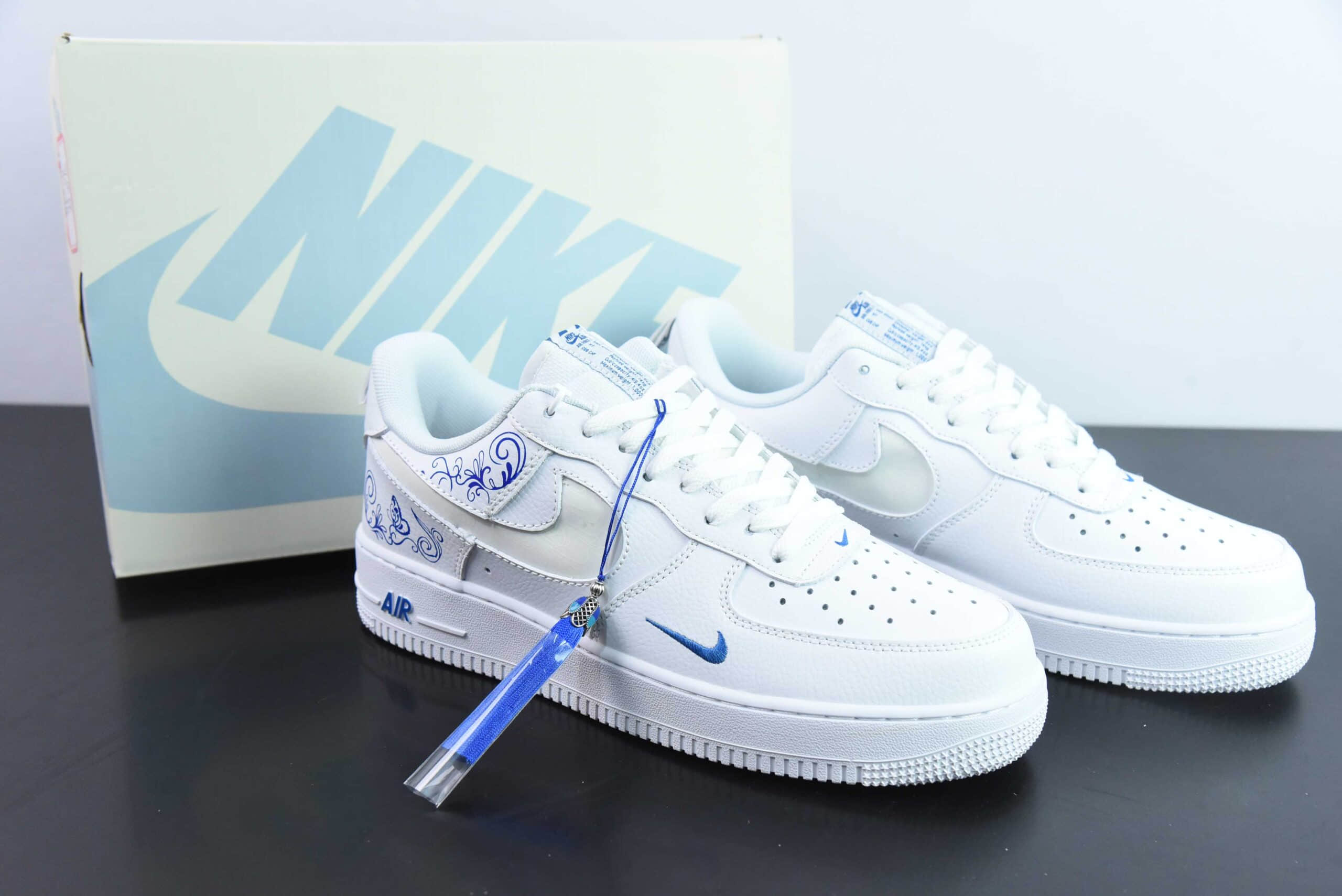 耐克Nike Air Force 1 AF1 白蓝青花瓷印花刺绣空军一号低帮休闲板鞋纯原版本 货号：FB8971-100