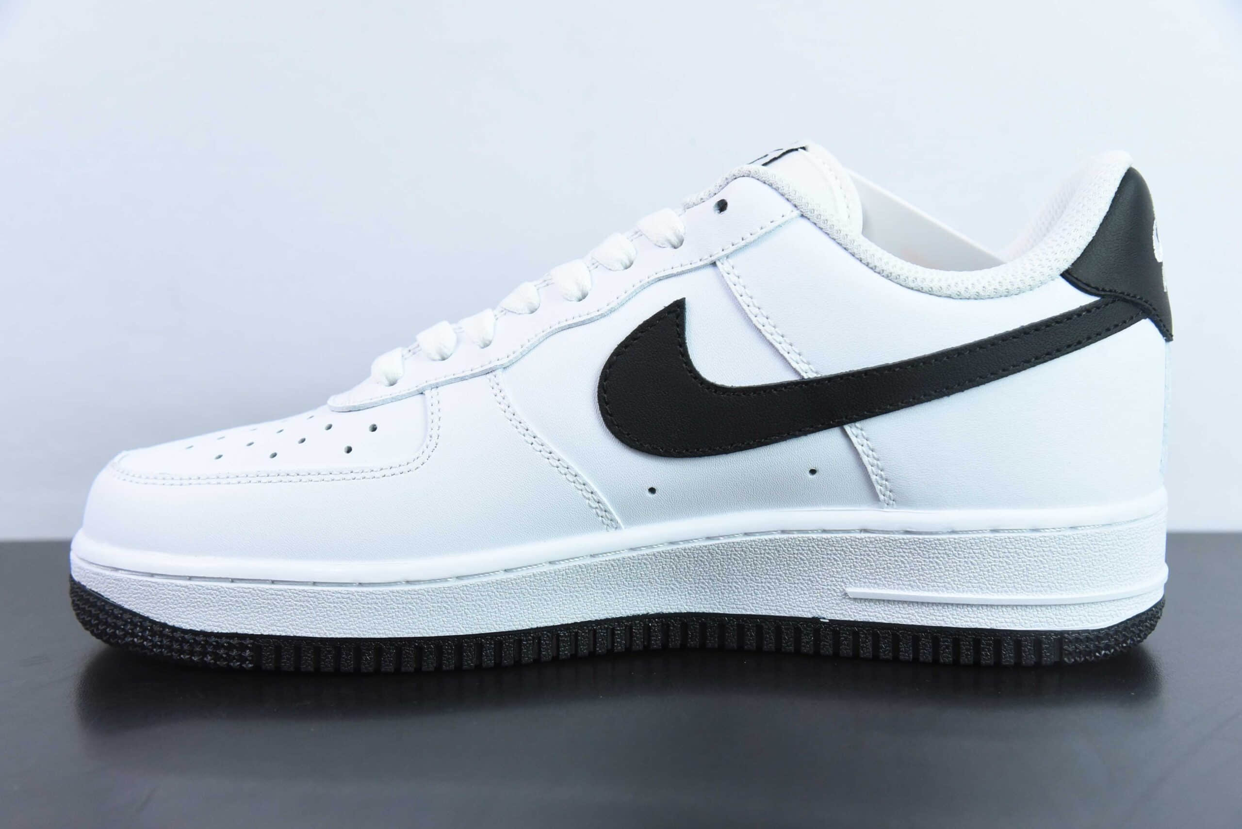 耐克Nike Air Force 1 AF1黑白经典空军一号低帮休闲板鞋纯原版本 货号：FQ4296-101 