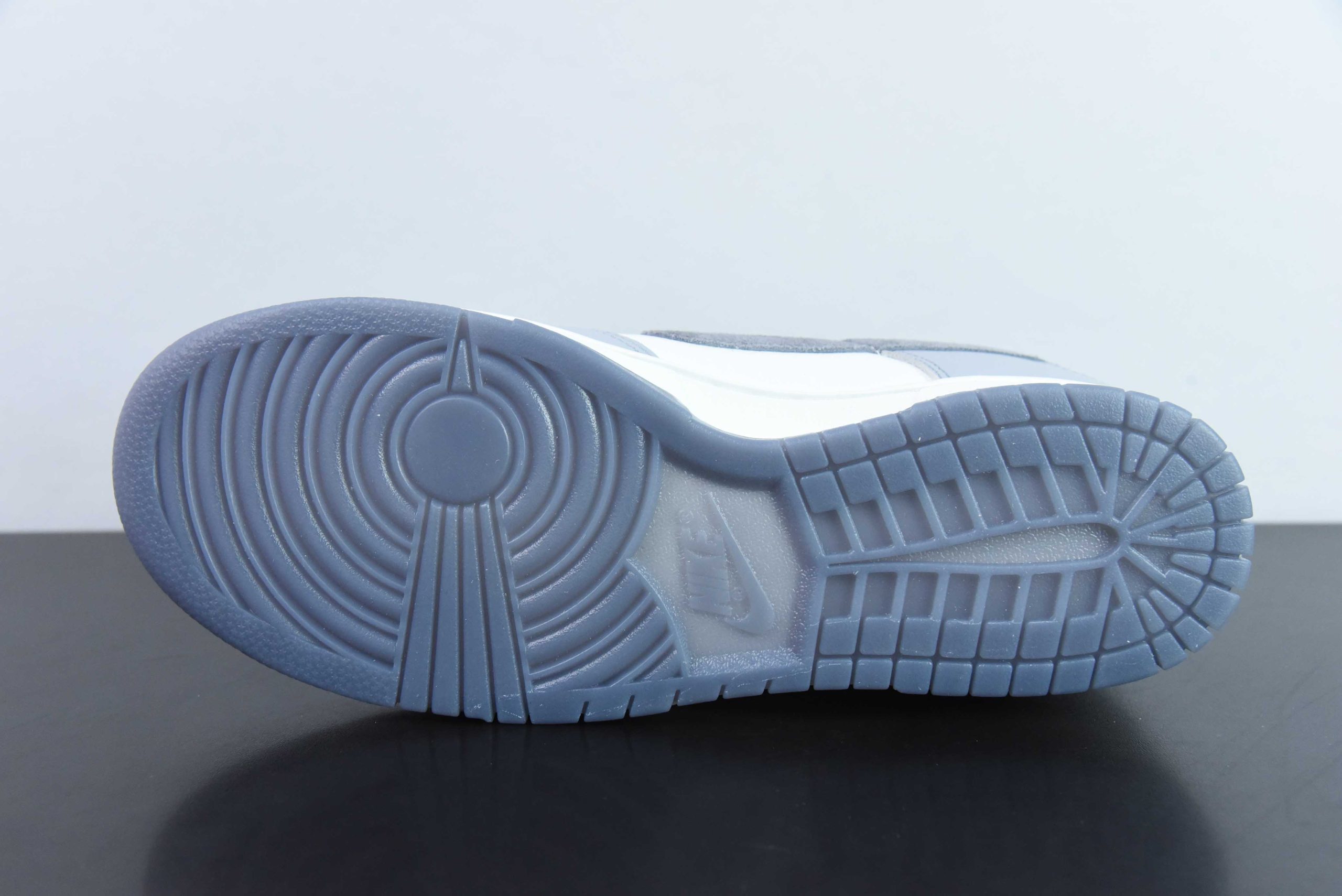 耐克Nike Dunk Low SE 雾霾灰紫SB低帮休闲滑板鞋纯原版本 货号：FJ4188-100