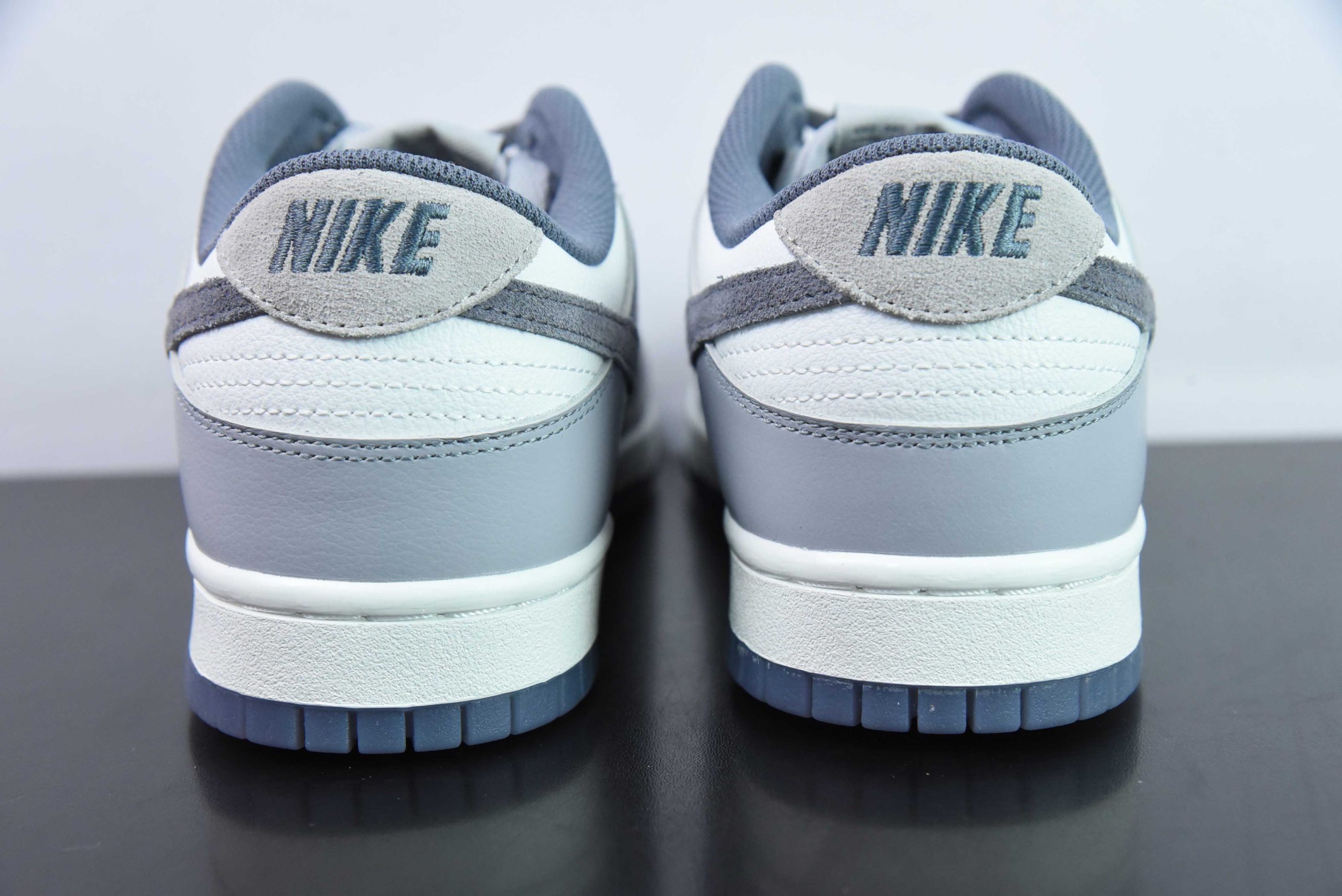 耐克Nike Dunk Low SE 雾霾灰紫SB低帮休闲滑板鞋纯原版本 货号：FJ4188-100