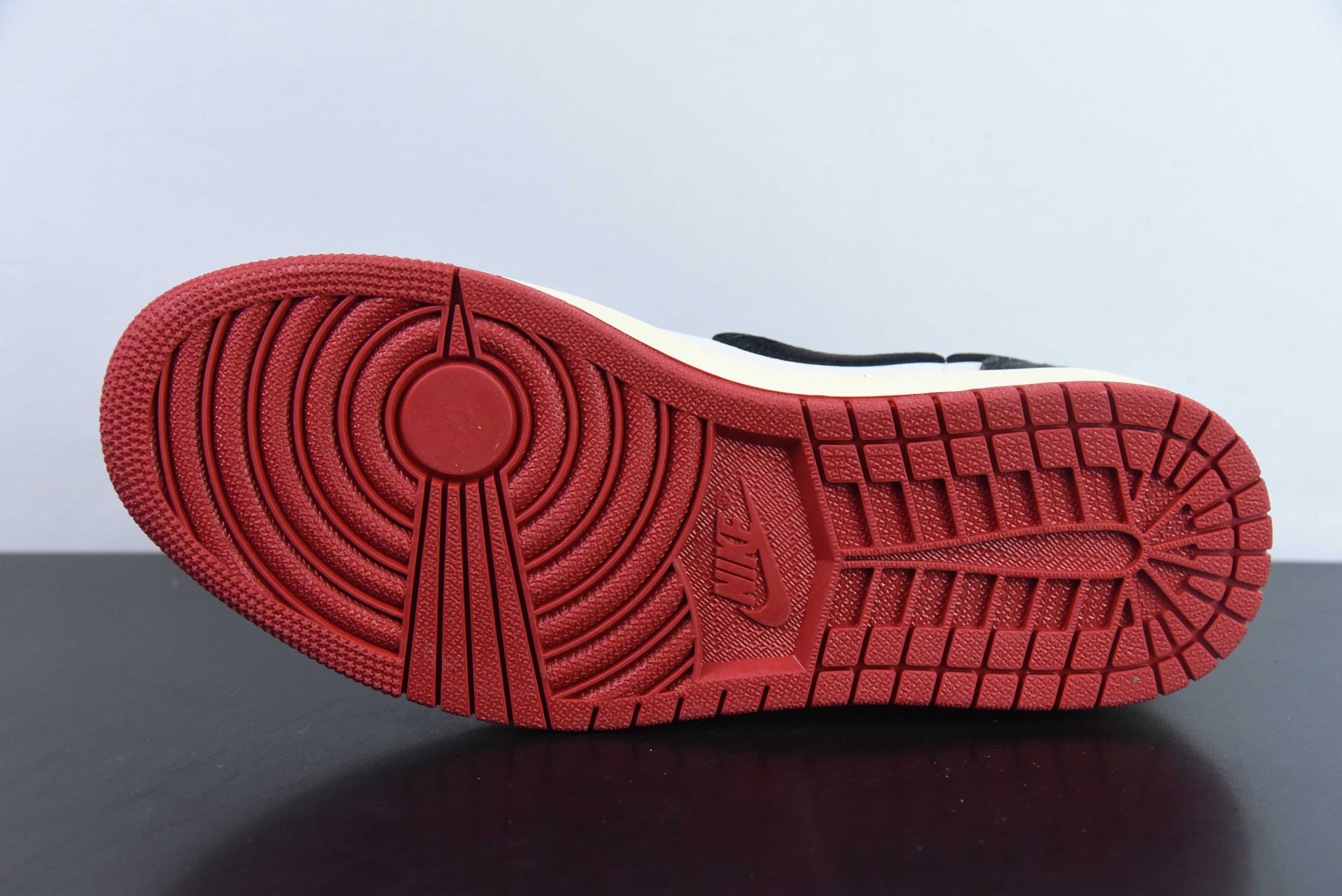 乔丹Air Jordan 1 Low 黑红丝绸脚趾AJ1低帮休闲板鞋纯原版本 货号：FN0432-100 