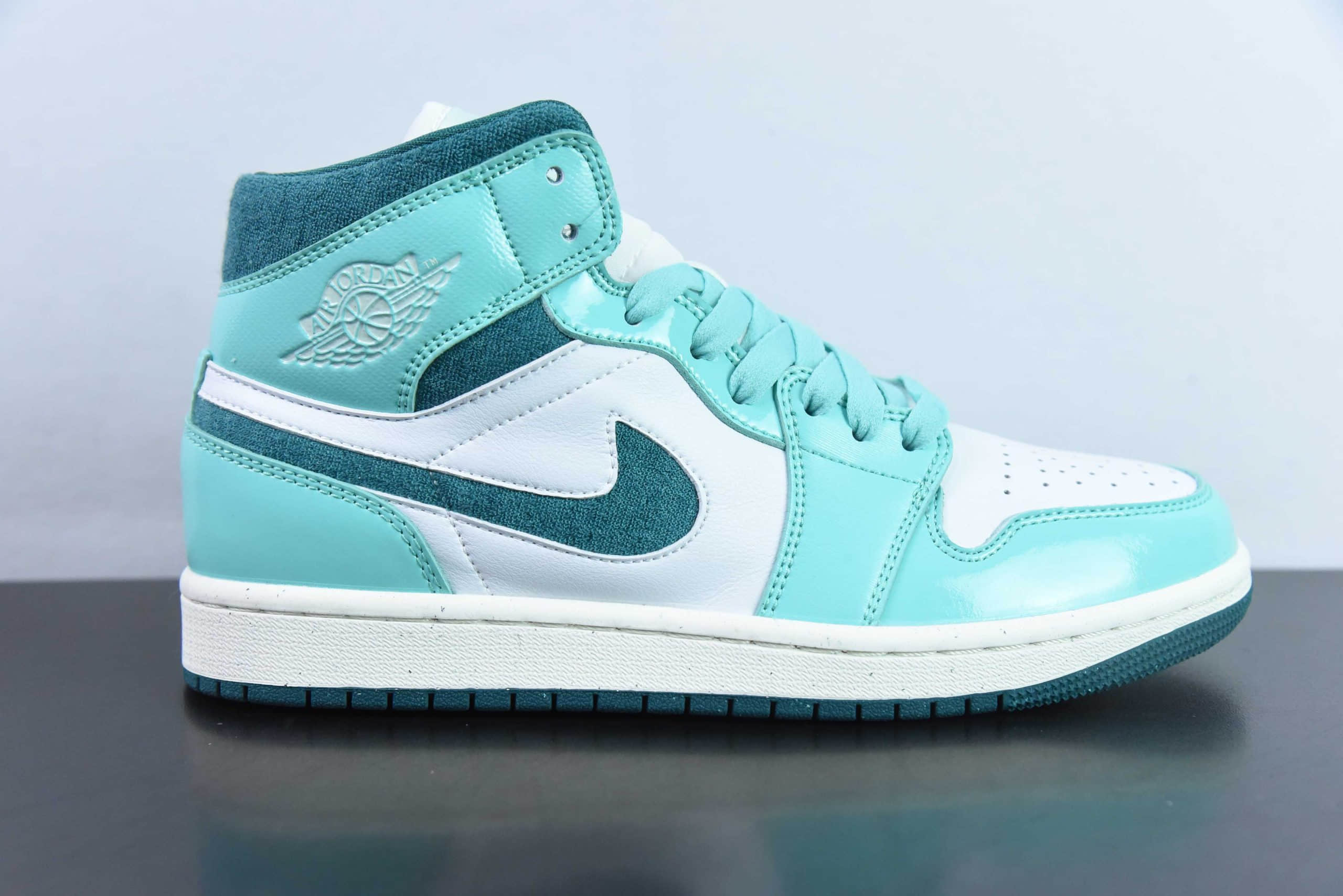 乔丹Air Jordan 1 Mid Bleached Turquoise AJ1冰薄荷绿中邦文化休闲板鞋纯原版本 货号：DZ3745-300