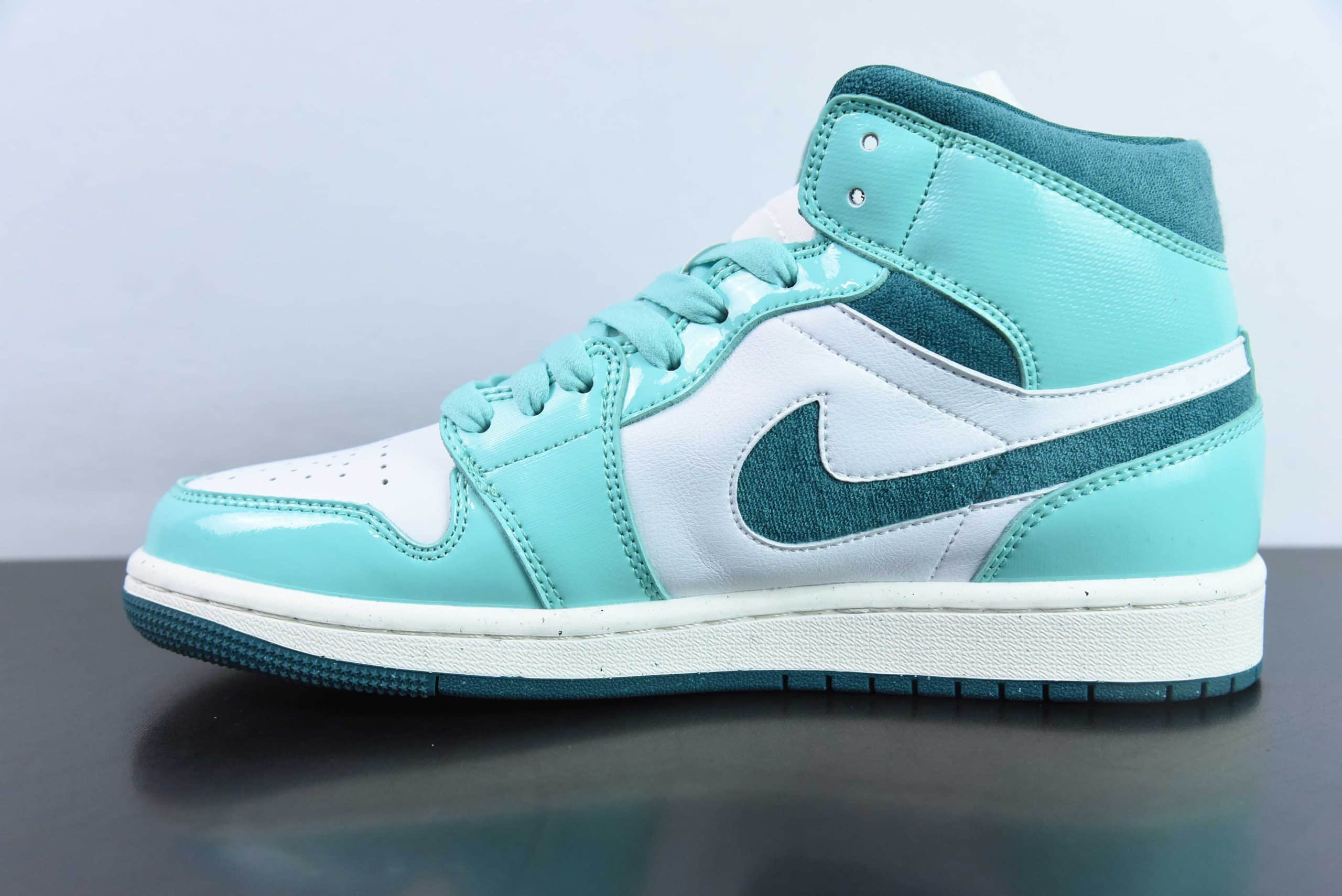 乔丹Air Jordan 1 Mid Bleached Turquoise AJ1冰薄荷绿中邦文化休闲板鞋纯原版本 货号：DZ3745-300