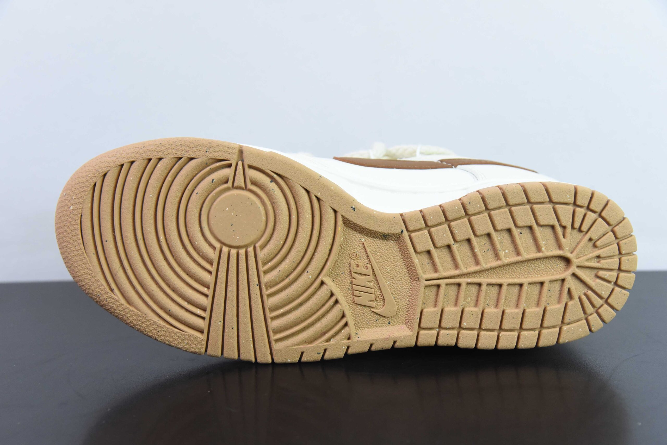 耐克Nike Dunk Low 豆乳熊仔美拉德棕米SB低帮休闲滑板鞋纯原版本 货号：DD1873-200 