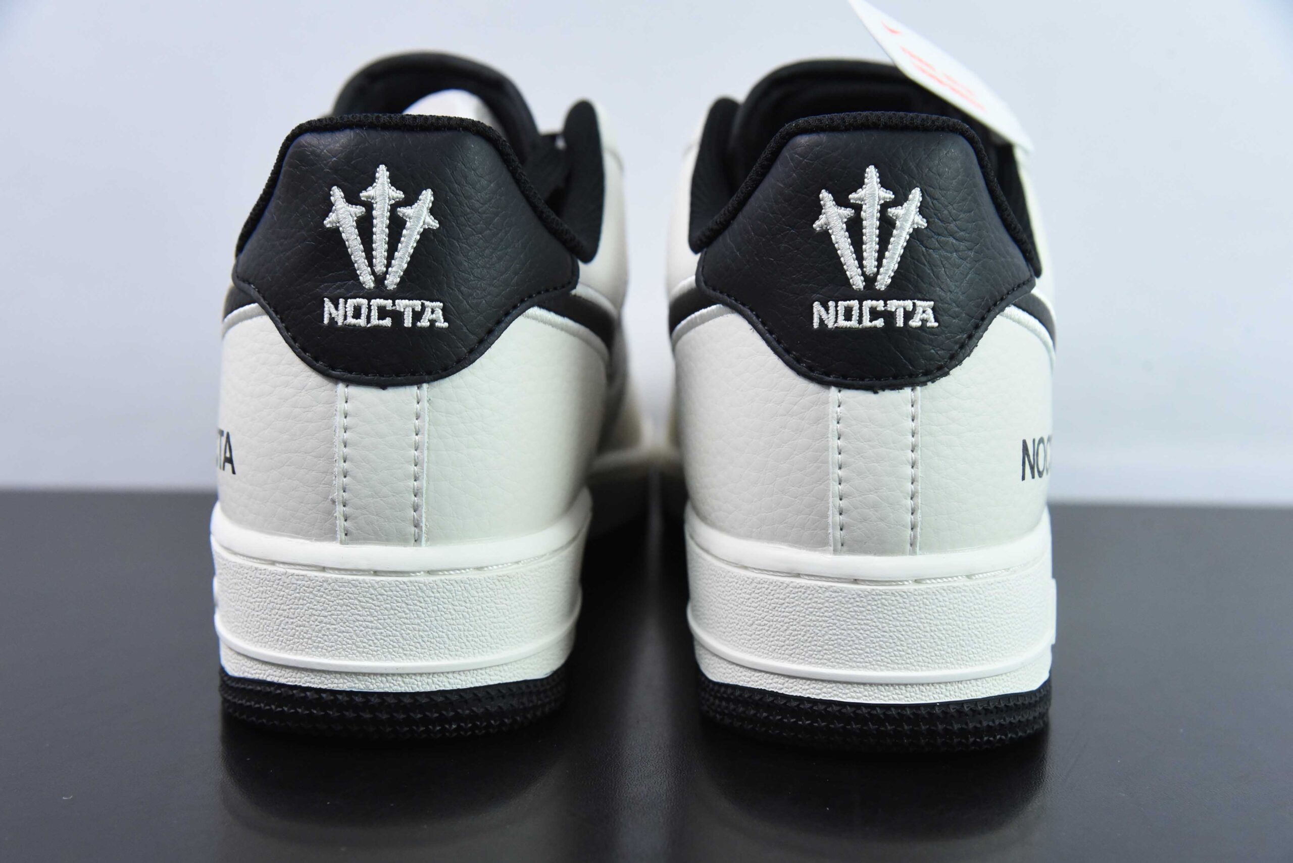 耐克Nike Nocta x Nk Air Force 1'07 Low黑白小勾空军一号低帮休闲板鞋纯原版本 货号：NO0224-023