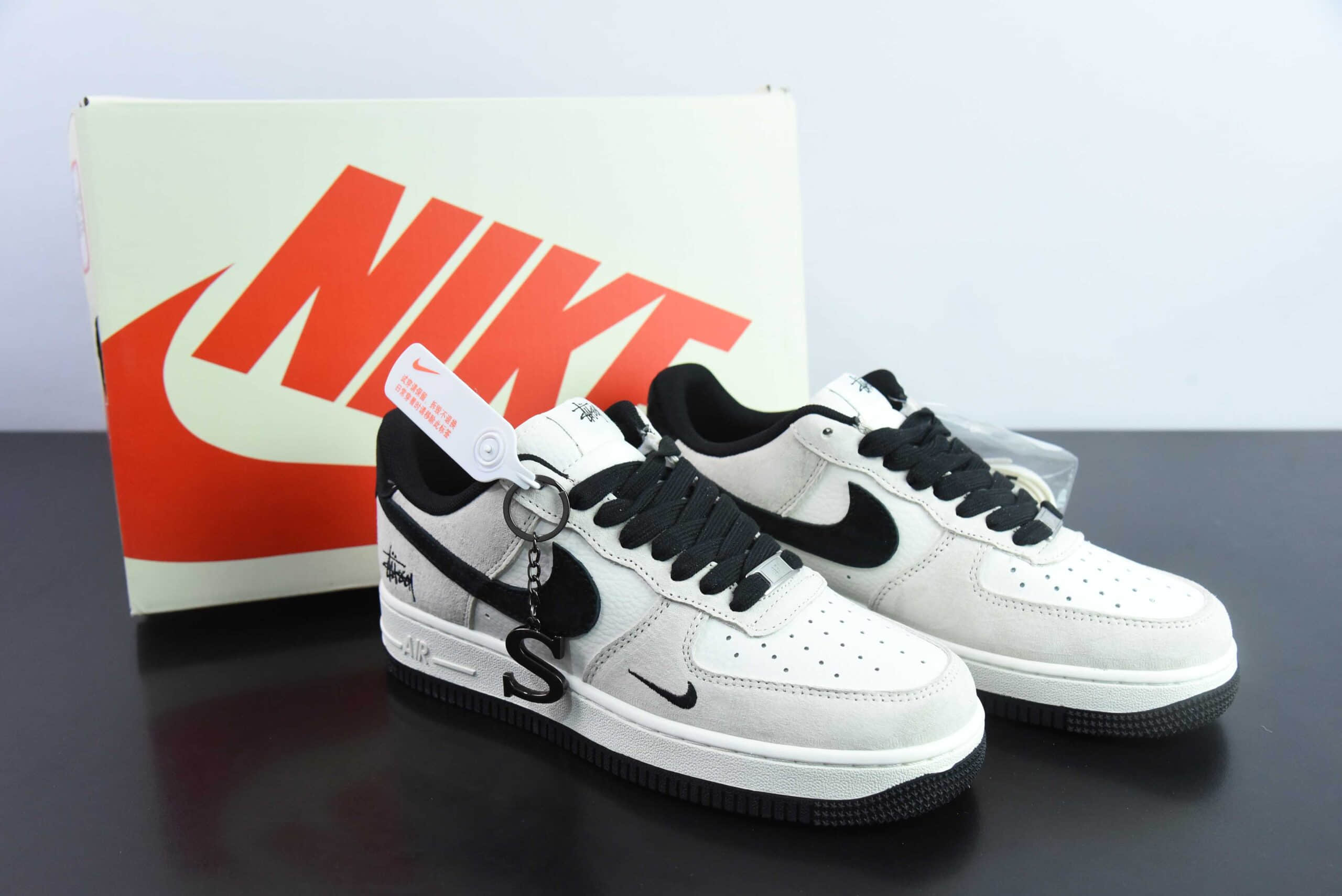 耐克NIke Air Force 1 '07 Low “斯图西联名米灰黑猪八”空军一号低帮休闲板鞋纯原版本 货号：HD1968-012