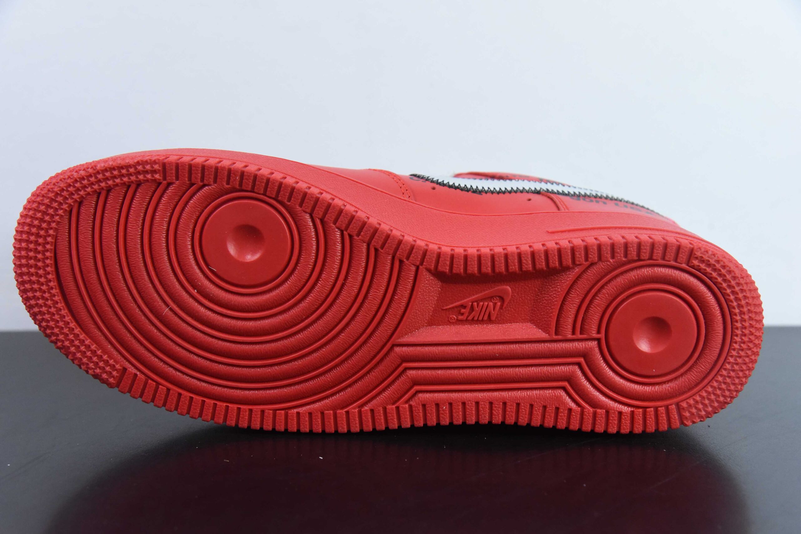 耐克Nike Off-White x NK Air Force 1 Red OW联名大红色艺术馆空军一号低帮休闲板鞋纯原版本 货号：AO4297-600