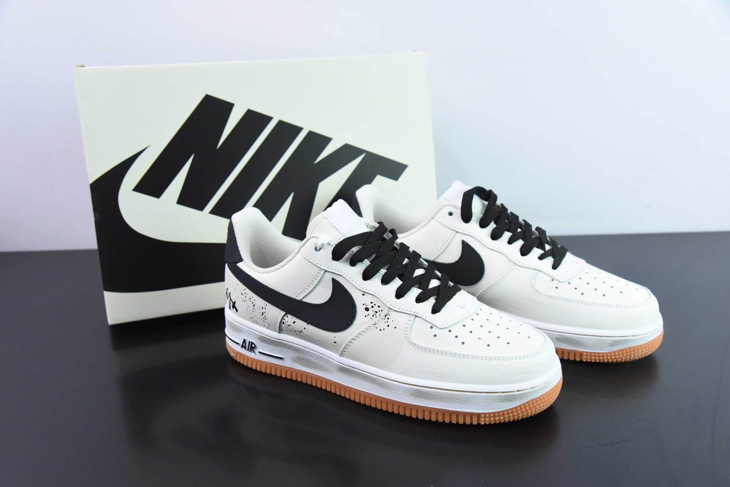 耐克Nike Air Force 1麦克斯涂鸦空军一号低帮休闲板鞋纯原版本 货号：DM0576-101