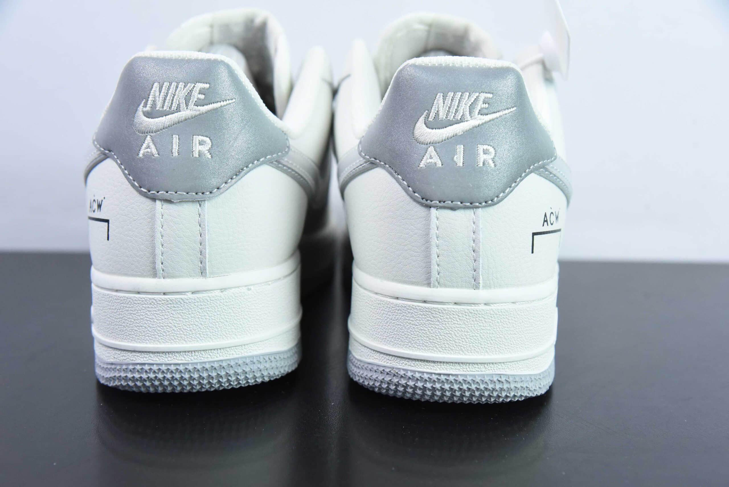 耐克Nike Air Force 1'07 Low 联名定制款白灰黑小勾空军一号低帮休闲板鞋纯原版本 货号：AC-639833 
