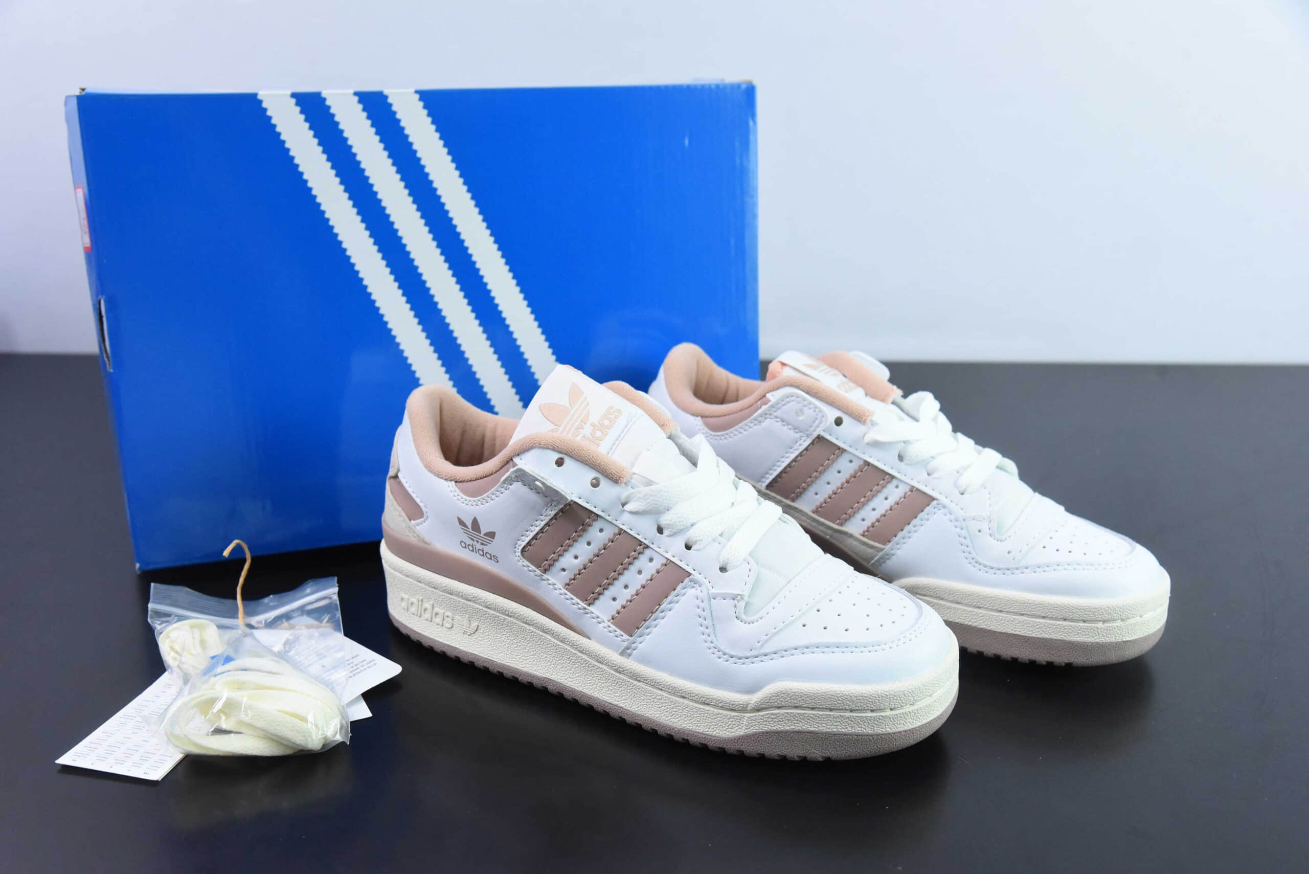 阿迪达斯Adidas Originals Forum 84 Low “皮革白褐粉低帮休闲板鞋纯原版本 货号：IG1426