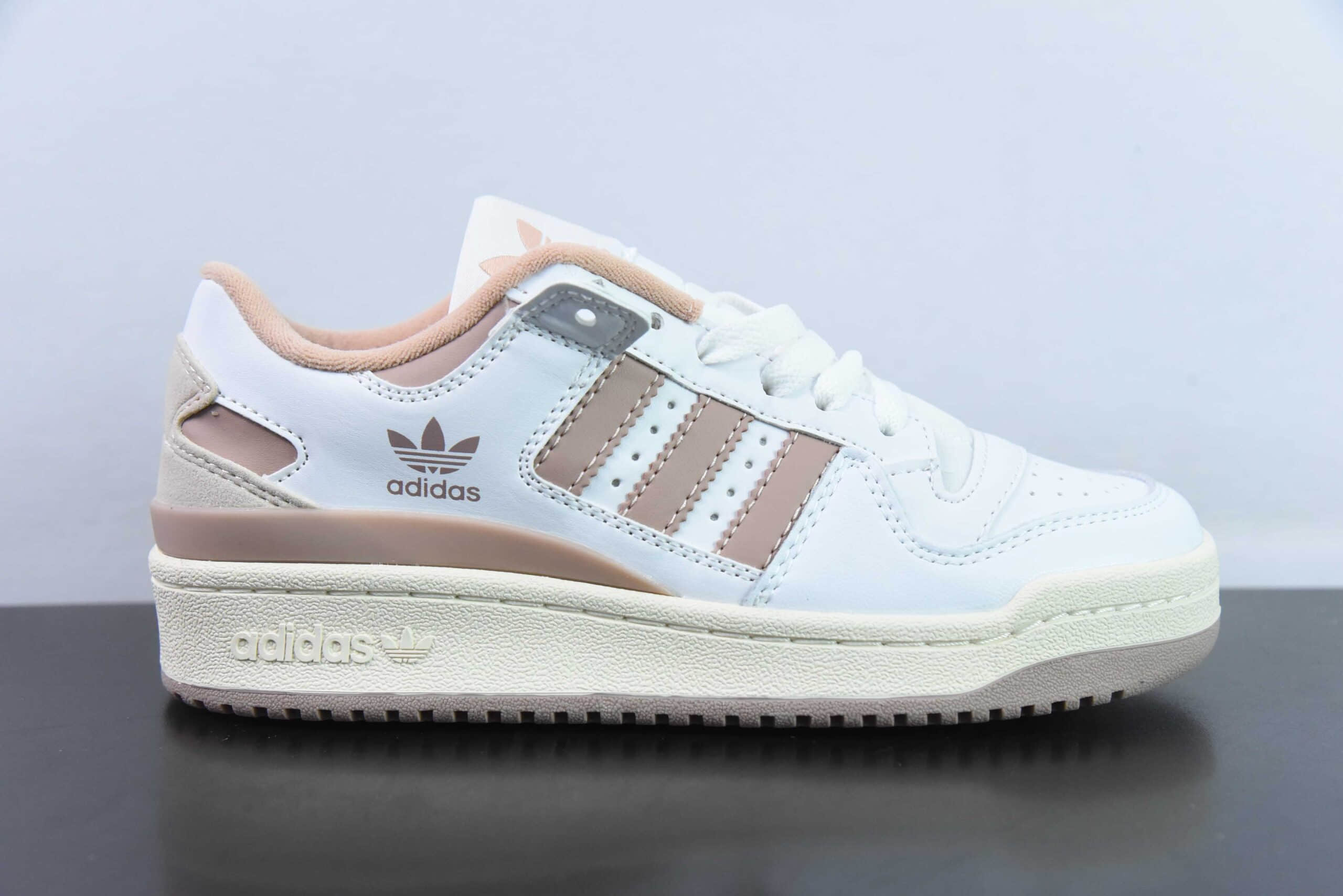 阿迪达斯Adidas Originals Forum 84 Low “皮革白褐粉低帮休闲板鞋纯原版本 货号：IG1426