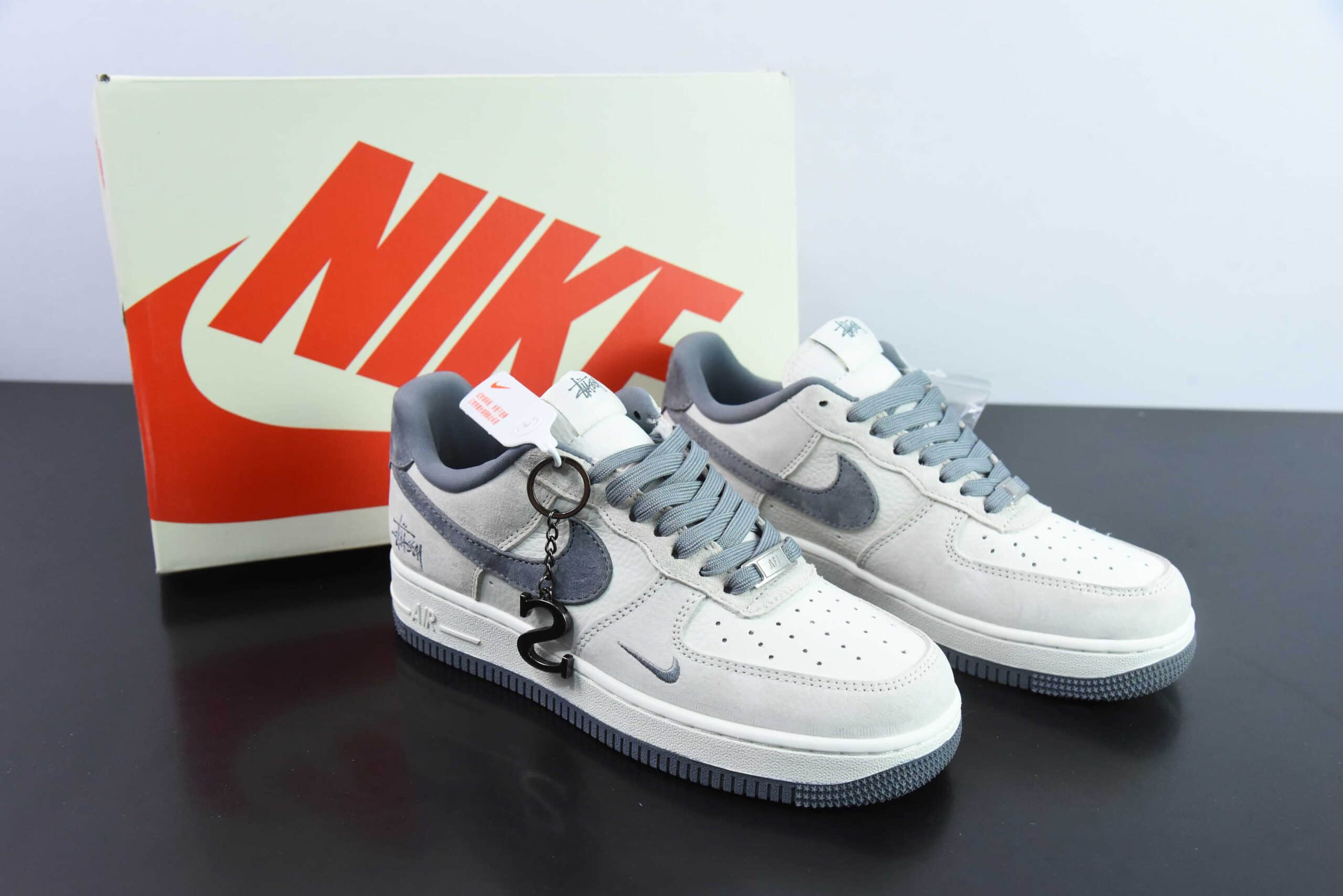 耐克NIke Air Force 1 '07 Low 斯图西联名米银灰猪八空军一号低帮休闲板鞋纯原版本 货号：HD1968-013