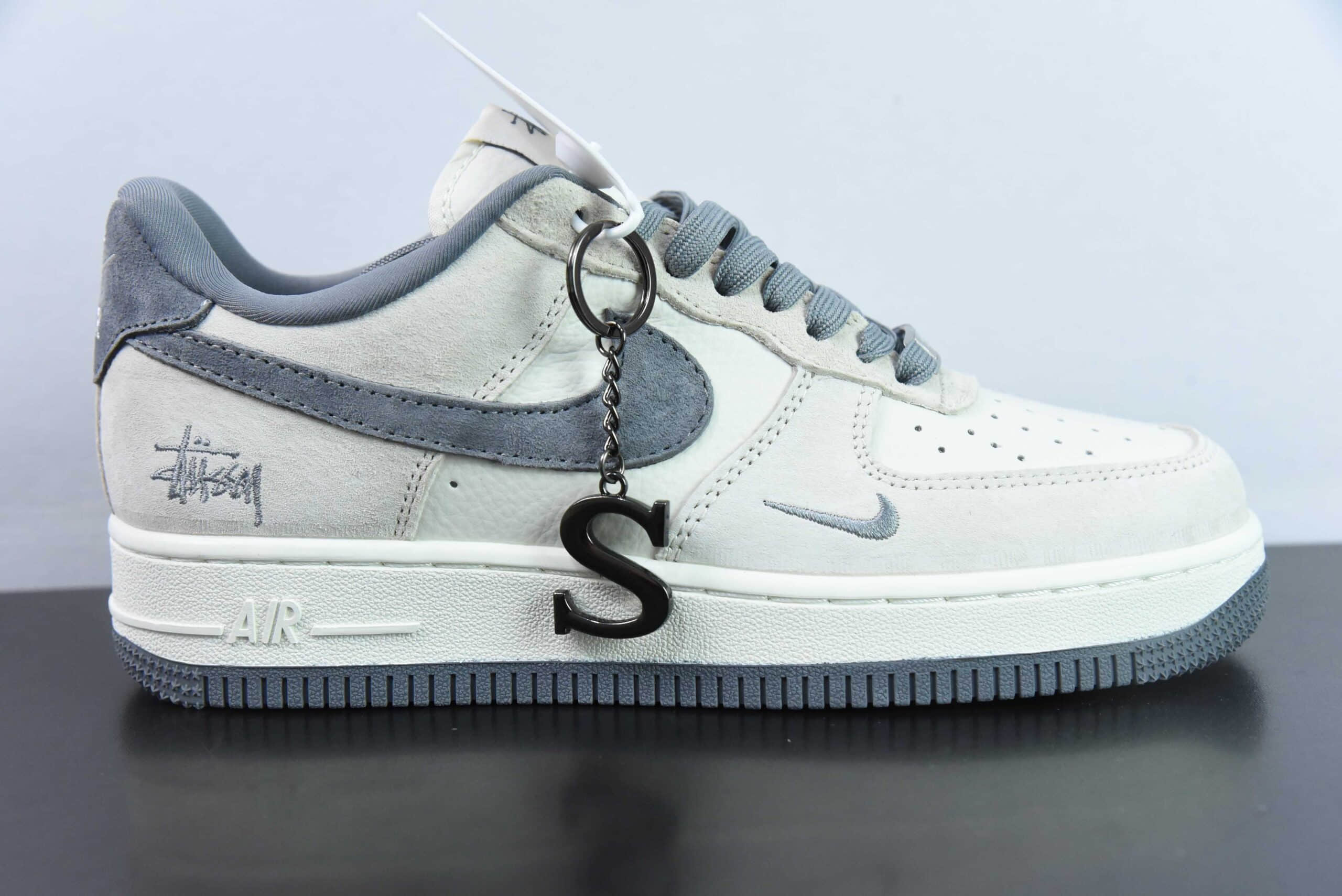 耐克NIke Air Force 1 '07 Low 斯图西联名米银灰猪八空军一号低帮休闲板鞋纯原版本 货号：HD1968-013