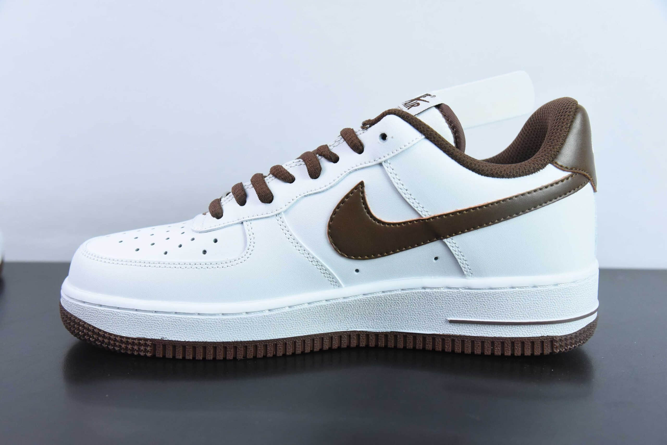 耐克Nike Air Force 1'07 Low 联名定制款白棕空军一号低帮休闲板鞋纯原版本 货号：306509-121