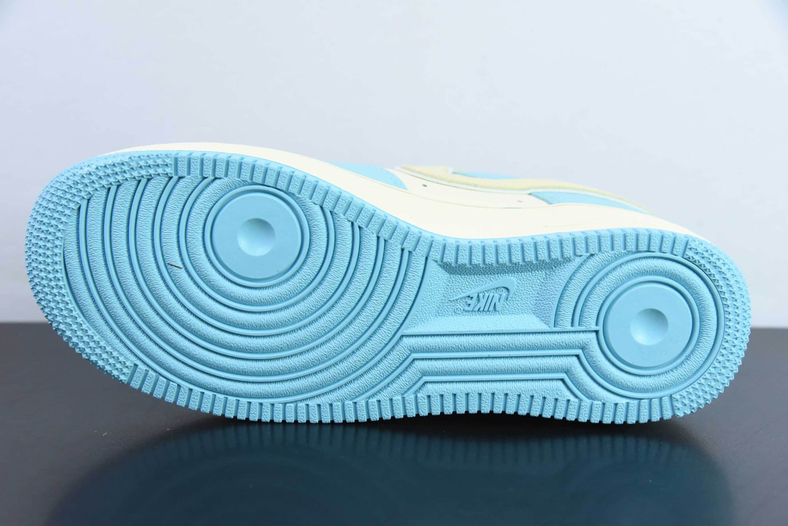 耐克NIke Air Force 1 '07 Low “Piemon”“小丑皇”空军一号低帮定制板鞋纯原版本 货号：XL2312-555 