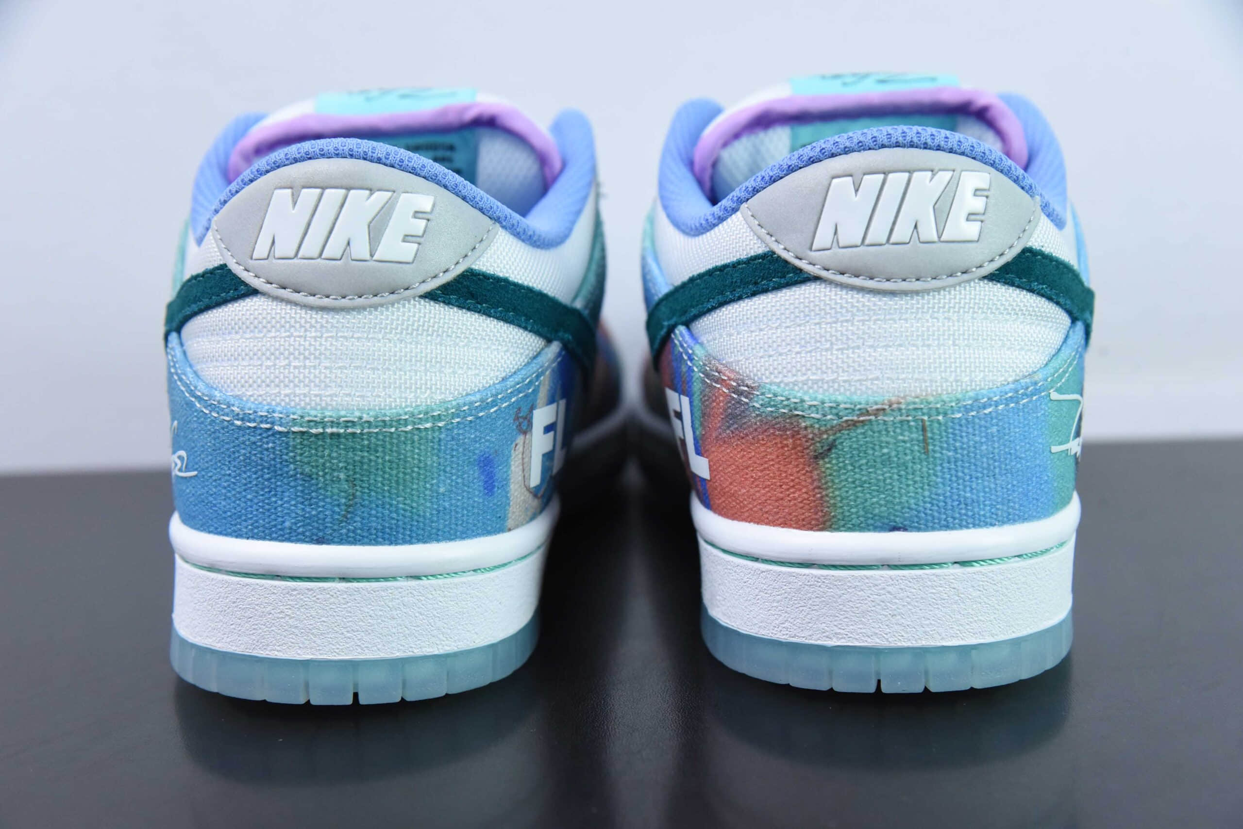 耐克Nike Futura Laboratories x NK SB Dunk Low白蓝扎染SB低帮休闲滑板鞋纯原版本 货号：HF6061-400