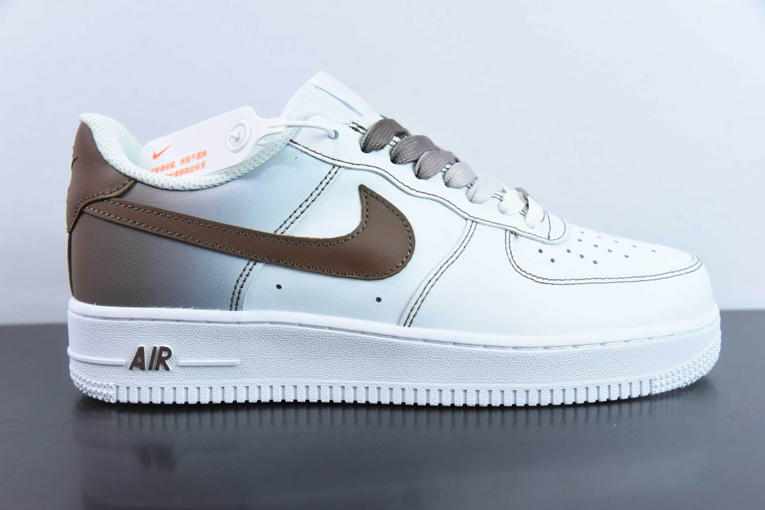 耐克Nike Air Force 1'07 Low 官方爆款定制二次元主题渐变褐勾空军一号低帮休闲板鞋纯原版本 货号：FN0366-103