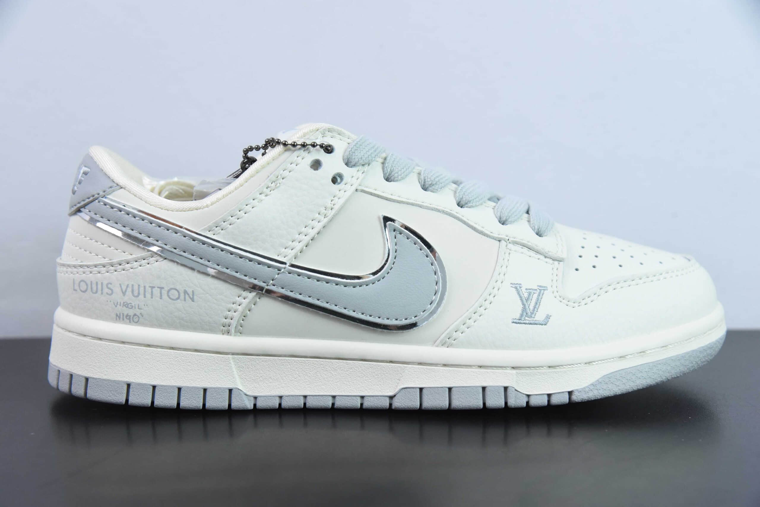 耐克Nike SB Dunk Low 白灰银LV联名SB低帮休闲滑板鞋纯原版本 货号：DQ1098-355