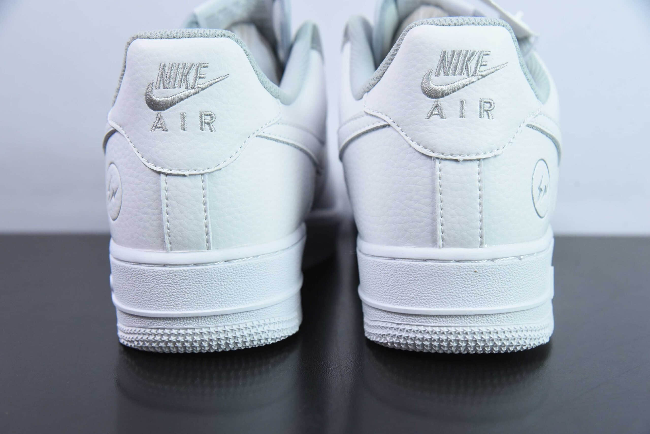 耐克Nike Air Force 1 Low 闪电印花白灰空军一号低帮运动休闲板鞋纯原版本 货号：TT0801-605