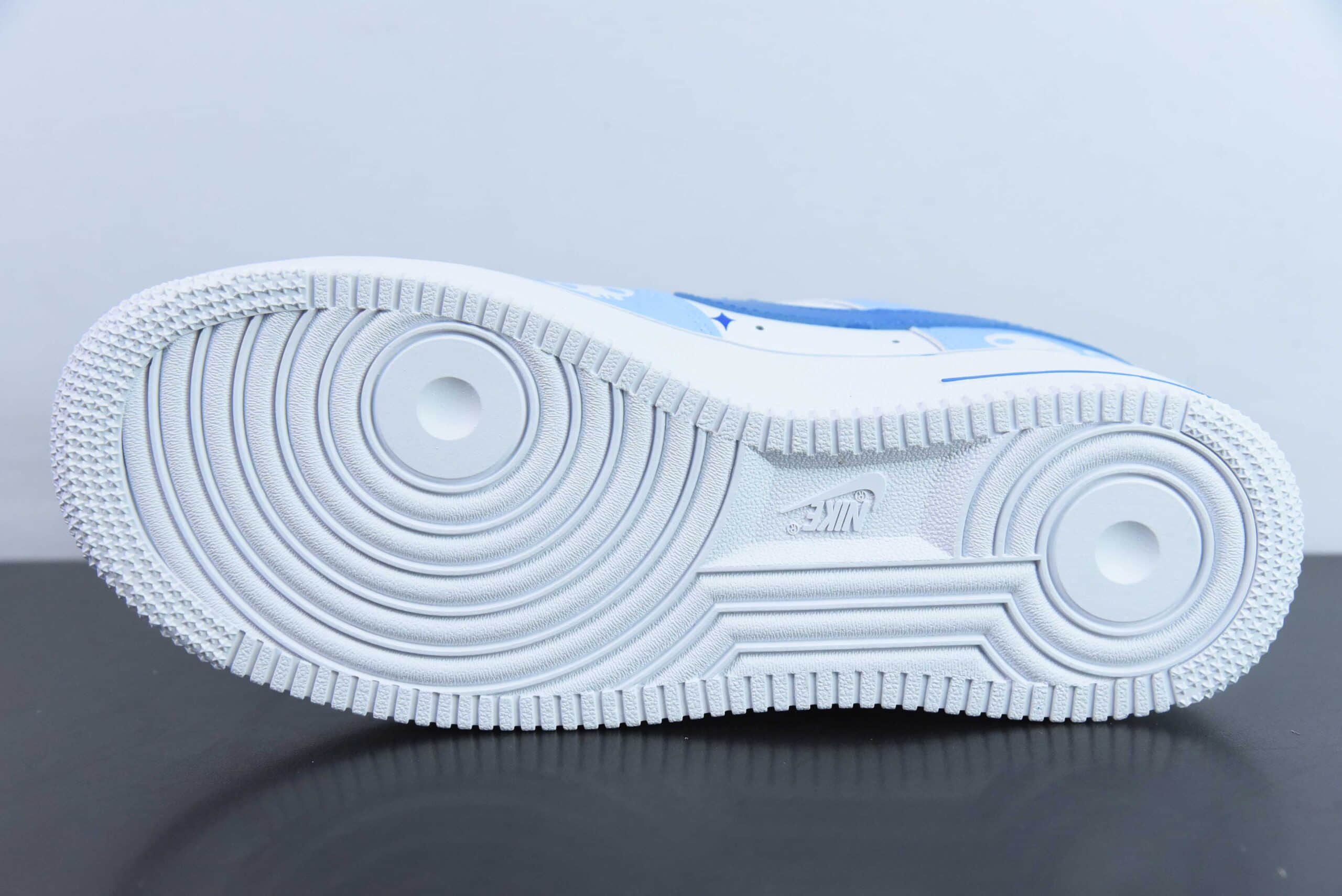 耐克Nike Doraemon x Nk Air Force 1'07 Low 小巫女联名款骷髅头渐变白蓝空军一号低帮休闲板鞋纯原版本 货号：CW2288-111