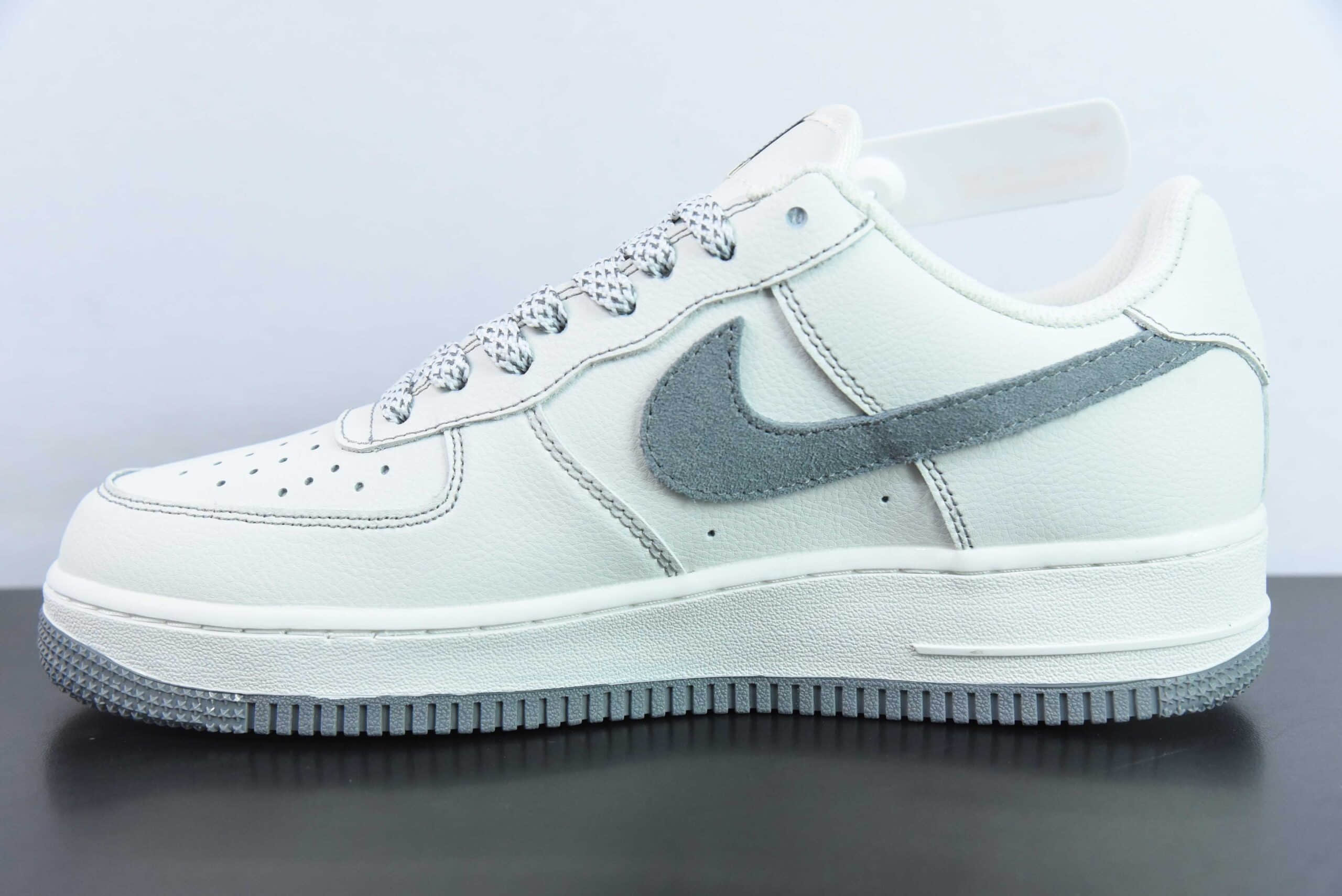 耐克Nike Air Force 1 Low 卡哈特白灰勾灰底空军一号低帮运动休闲板鞋纯原版本 货号：KH-769833 