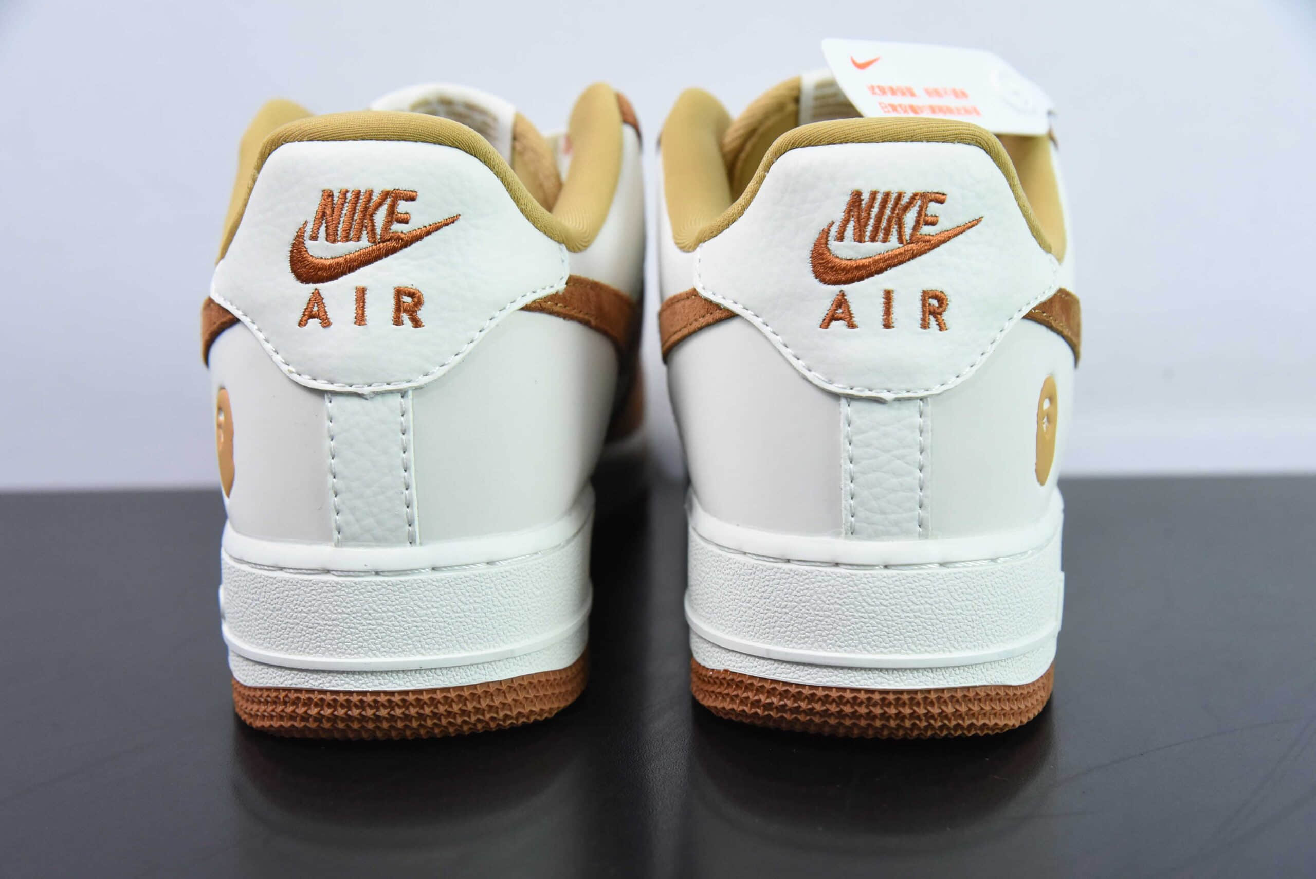 耐克Nike Air Force 1'07 Low BAPE联名米白栗黄猪八空军一号低帮休闲板鞋纯原版本 货号：BA8806-847 