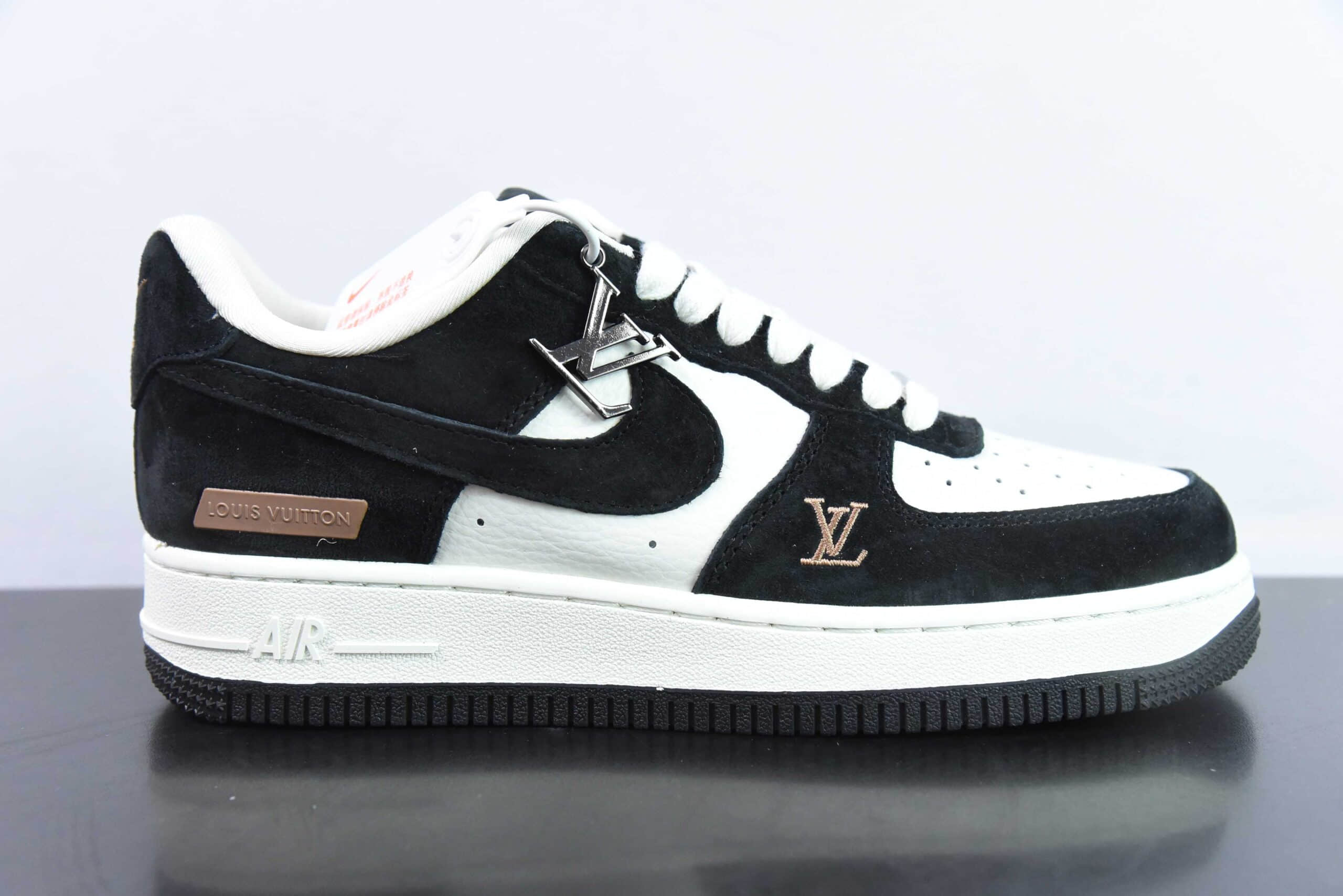 耐克Nike Air Force 1'07 Low LV联名米黑猪八空军一号低帮休闲板鞋纯原版本 货号：HD1968-010 