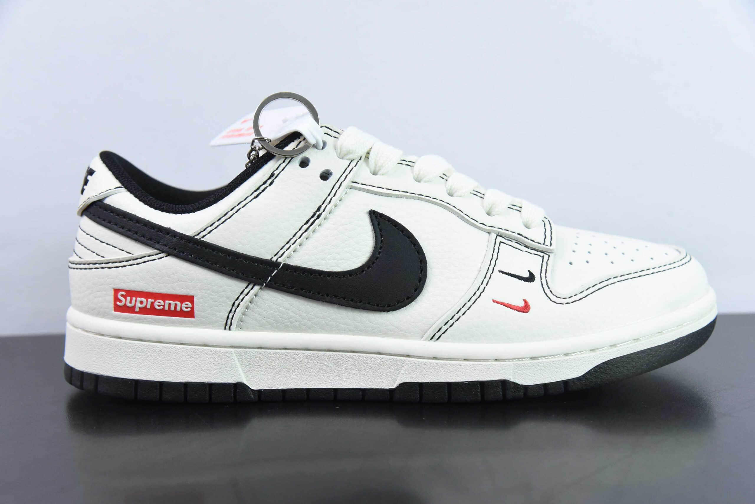 耐克Nike Supreme x Nk SB Dunk Low 米黑红线条周年高端定制低帮休闲板鞋纯原版本 货号：XX2025-316