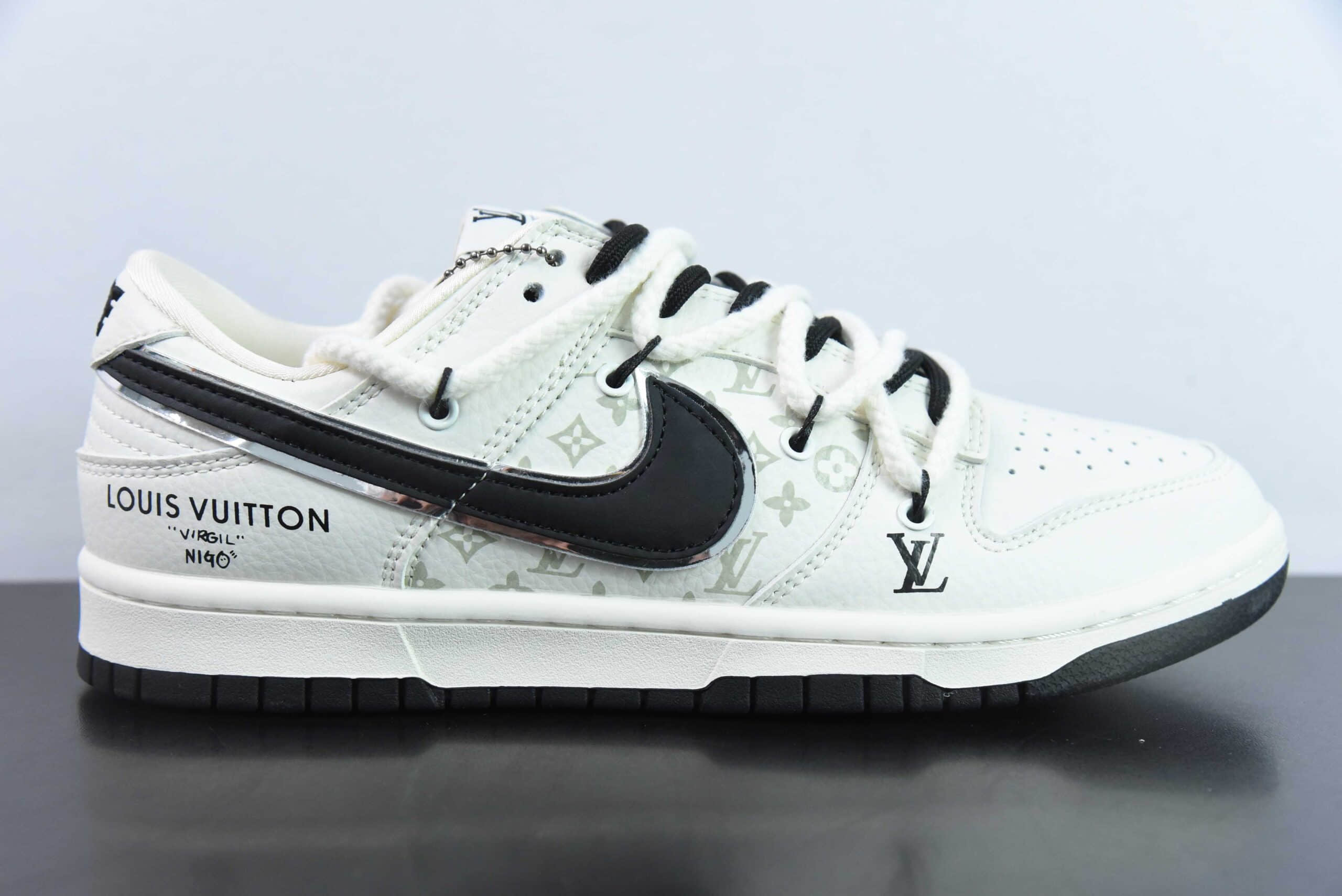 耐克Nike SB Dunk Low LV联名米白黑印花周年高端定制低帮休闲板鞋纯原版本 货号：SJ2068-243