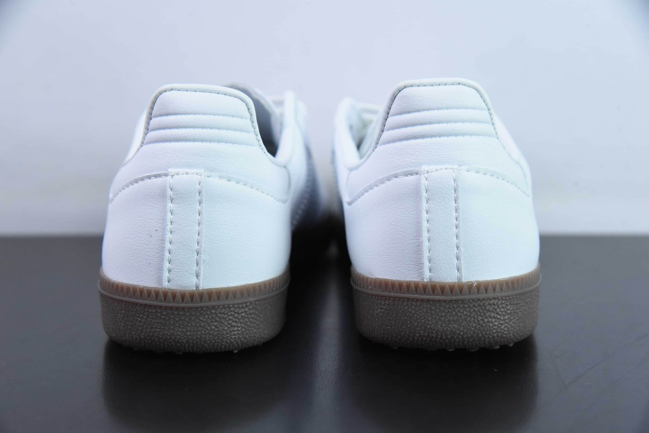 阿迪达斯Adidas Originals Samba OGWhite Gum “皮革白灰生胶底”桑巴舞软皮版系列绅士德训足球风百搭低帮休闲运动板鞋纯原版本 货号：IE3439