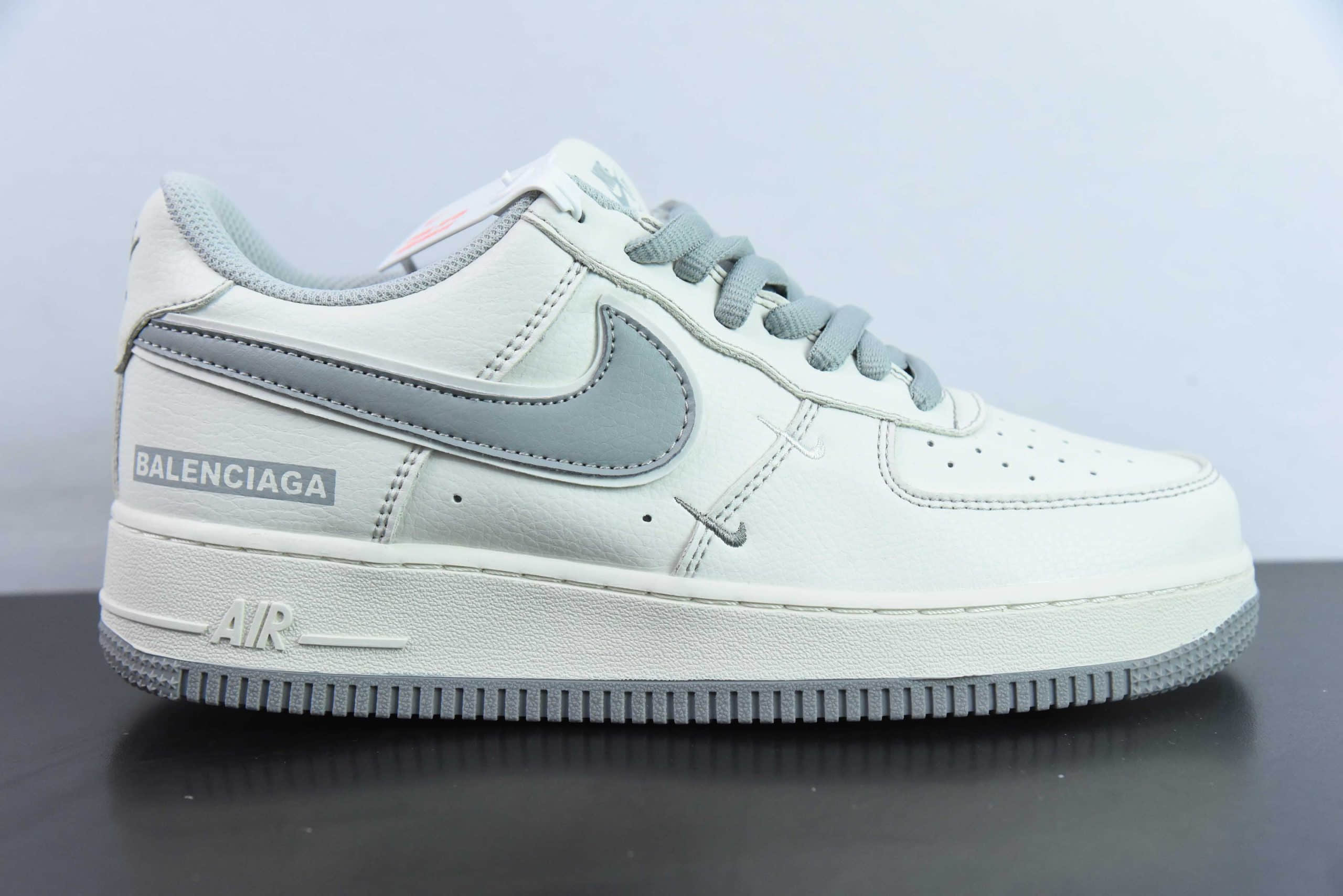耐克Nike BALENCIAGA x Nk Air Force 1'07 Low 巴黎世家联名三勾米灰空军一号低帮休闲板鞋纯原版本 货号：FR0538-091