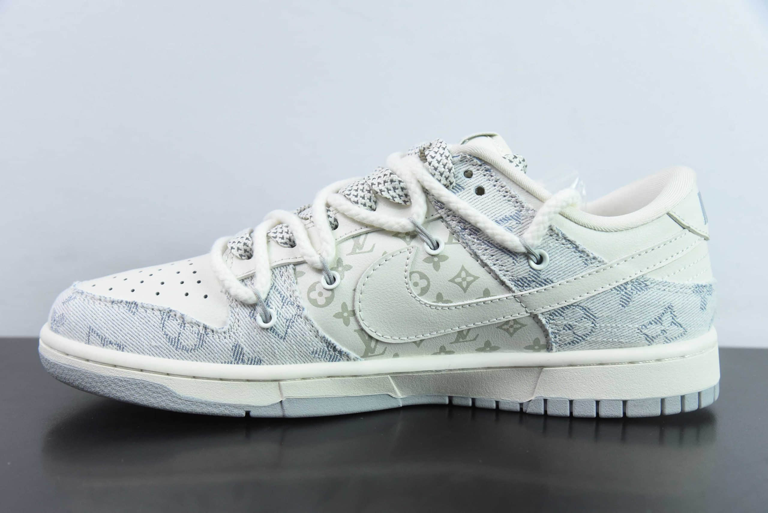 乔丹Travis Scott x Fragment Design x Jordan Air Jordan 1 Low OG SP AJ1 LV联名黑牛仔印花低帮文化休闲板鞋纯原版本 货号：SJ2068-005 