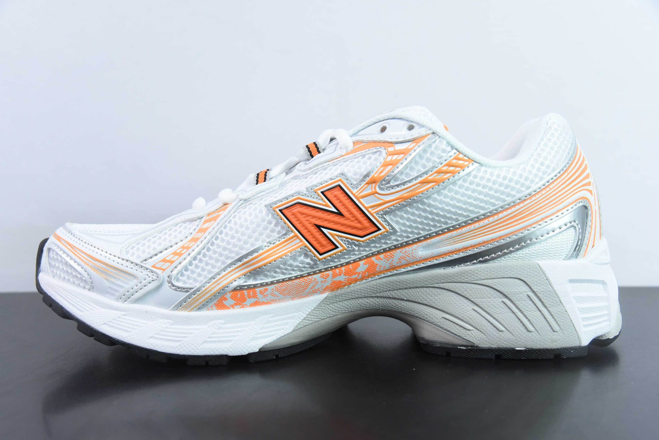 新百伦New Balance NB740系列白橙复古老爹风休闲运动慢跑鞋纯原版本 货号：MR740SE