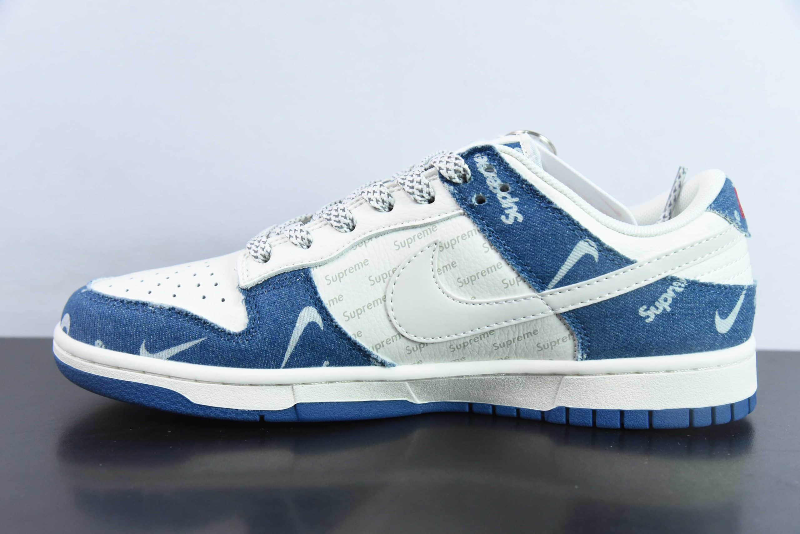 耐克Nike Dunk Low Supreme联名弹幕蓝牛仔周年高端定制SB低帮休闲板鞋纯原版本 货号：FC1688-194 
