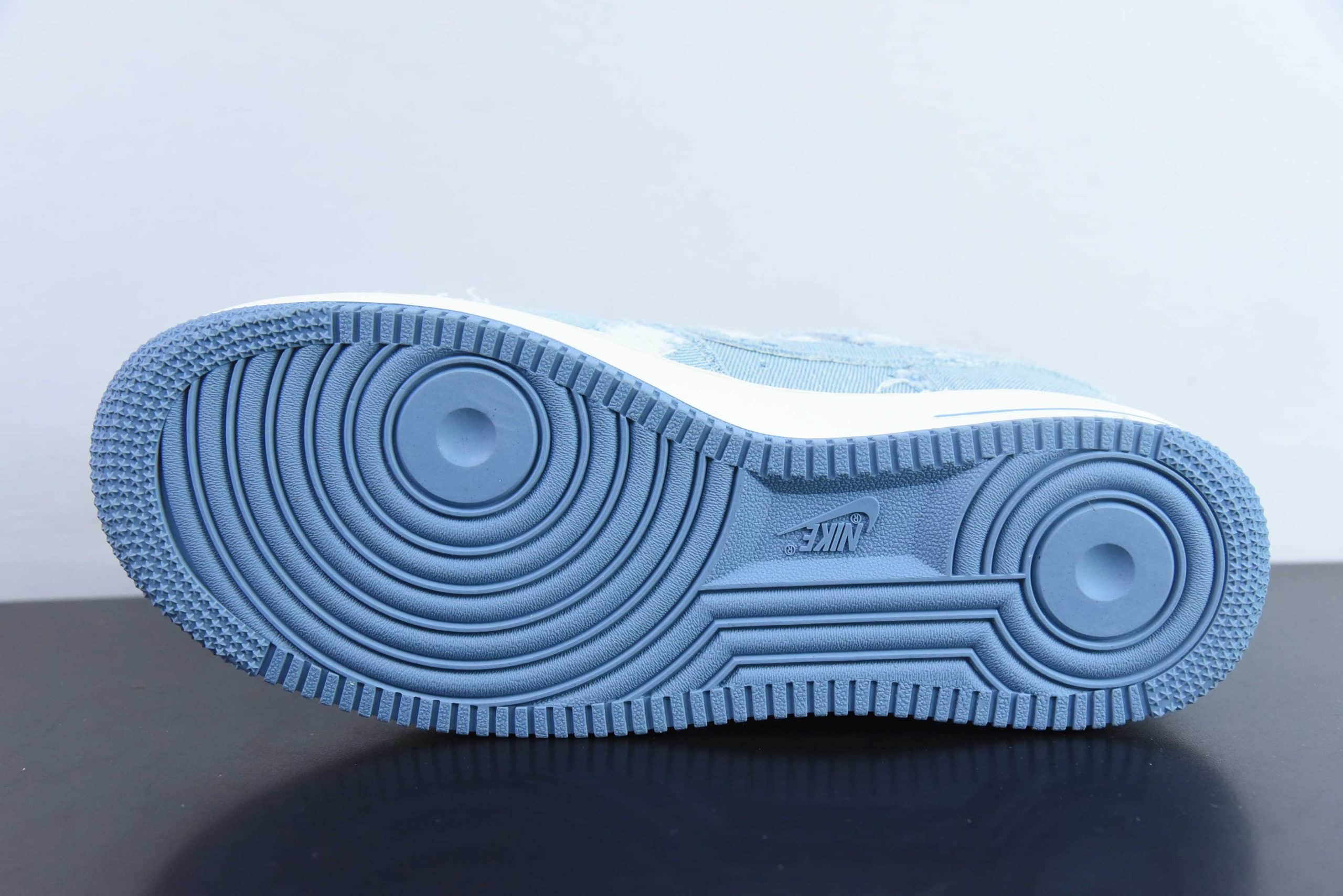 耐克Nike Levi's ×Nike Air Force 1 Low 李维斯联名牛仔空军一号低帮休闲板鞋纯原版本 货号：CH2211-168
