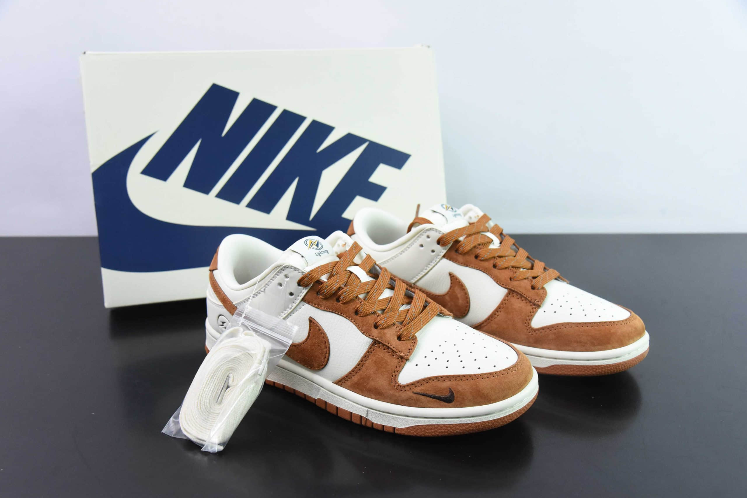 耐克Nike Dunk Low x Fragment闪电藤原浩米白棕拼色SB低帮休闲板鞋纯原版本 货号：XD6188-031 