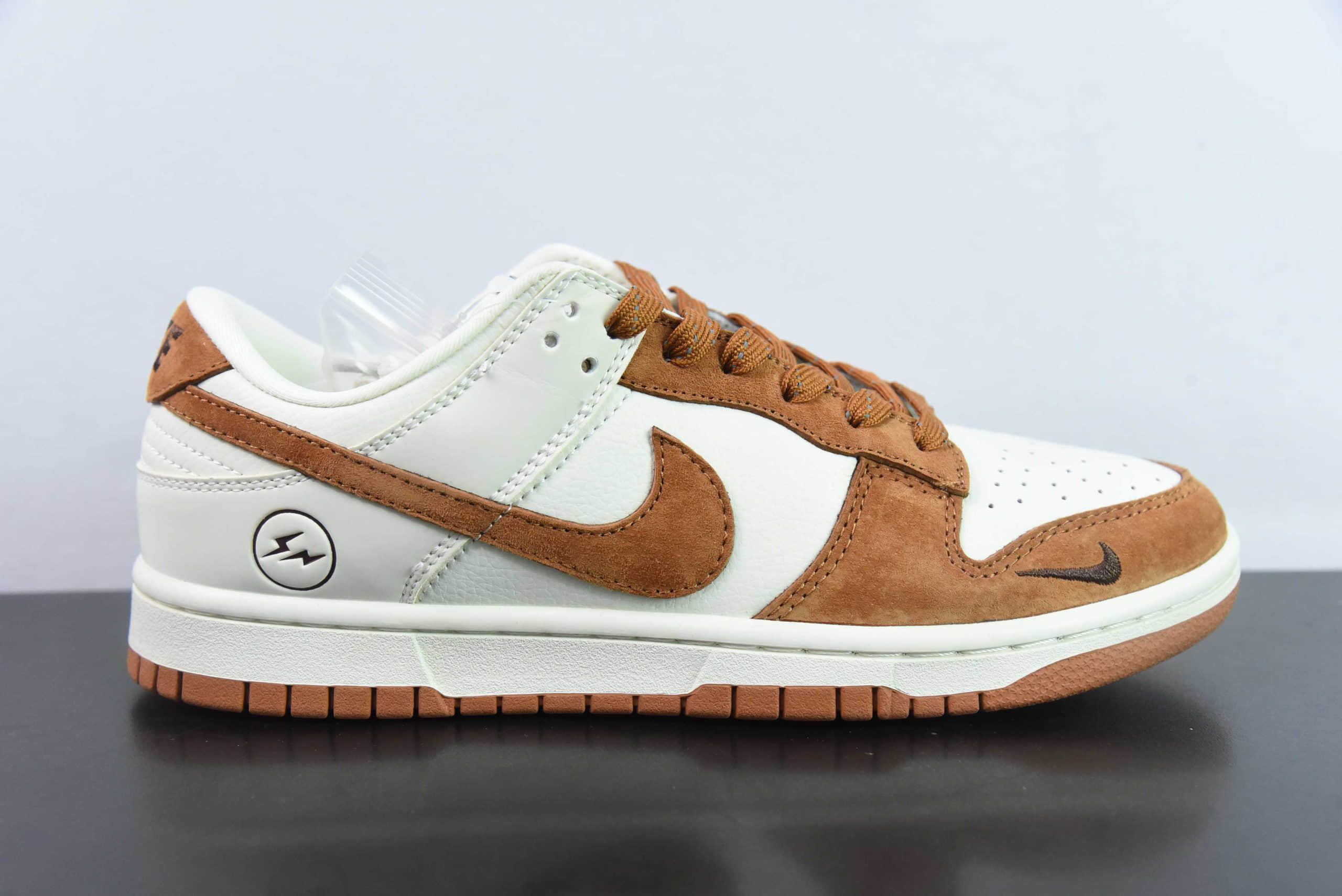 耐克Nike Dunk Low x Fragment闪电藤原浩米白棕拼色SB低帮休闲板鞋纯原版本 货号：XD6188-031 