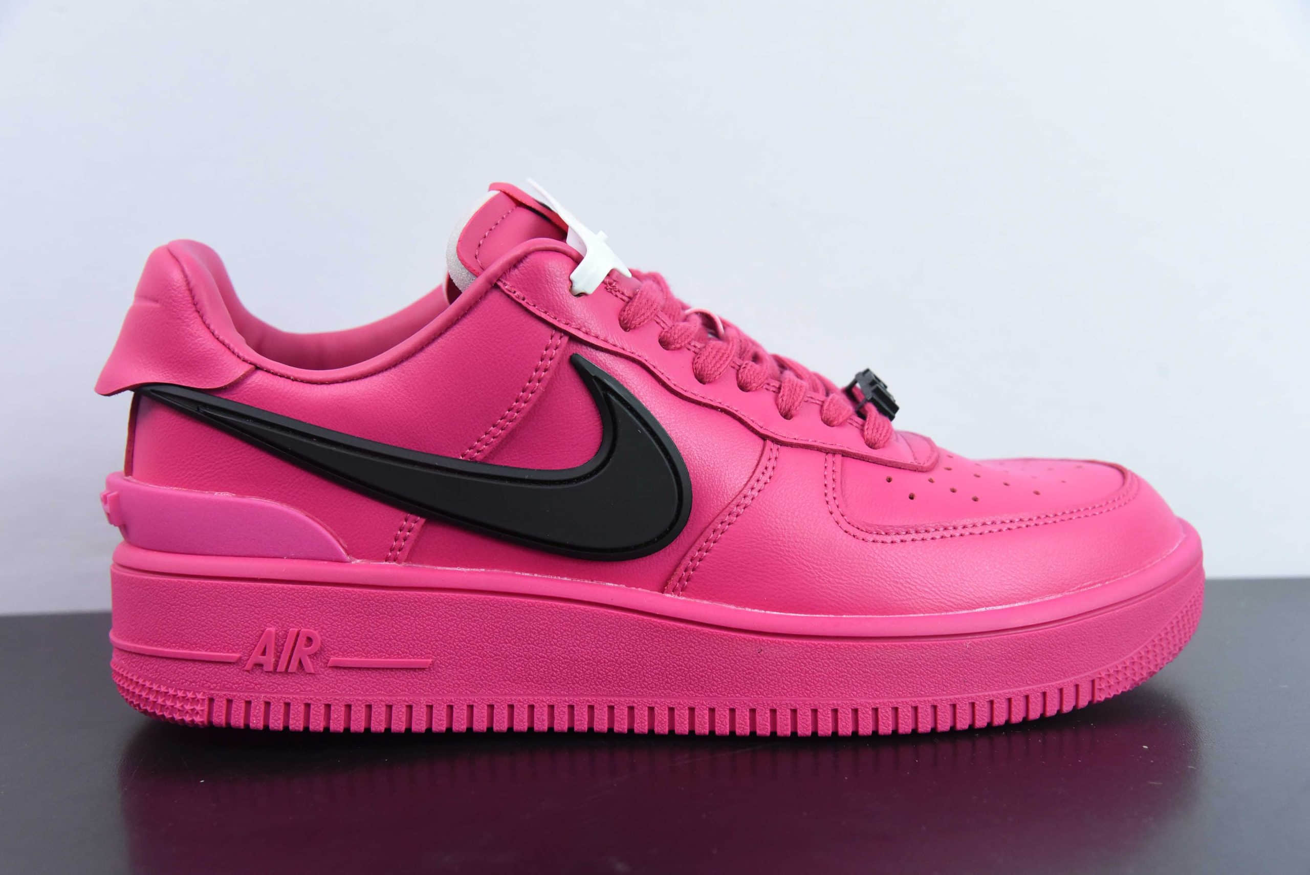 耐克Nike AMBUSH x NK Air Force 1 Low 粉黑大勾空军一号休闲运动板鞋纯原版本 货号：DV3464-200