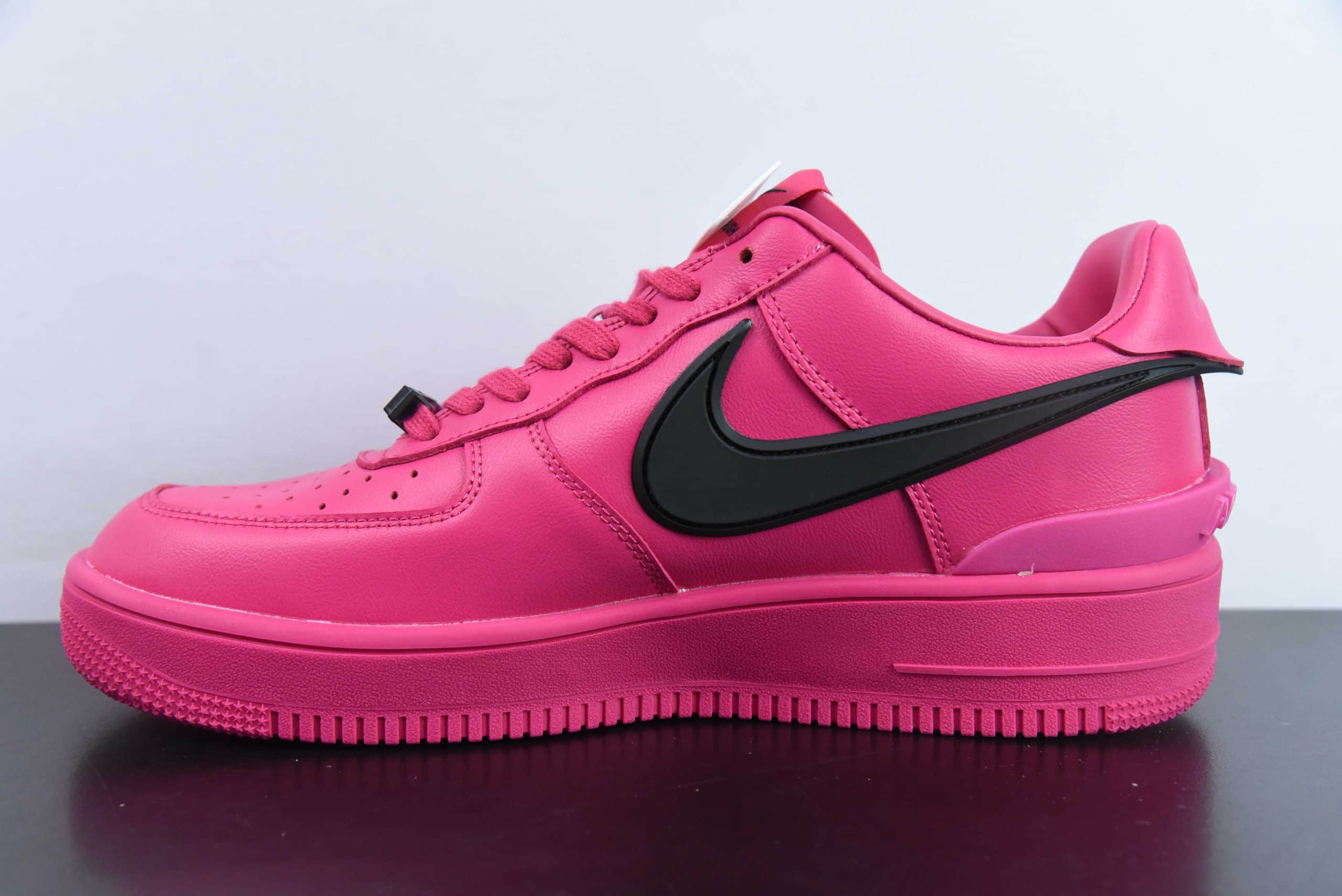 耐克Nike AMBUSH x NK Air Force 1 Low 粉黑大勾空军一号休闲运动板鞋纯原版本 货号：DV3464-200