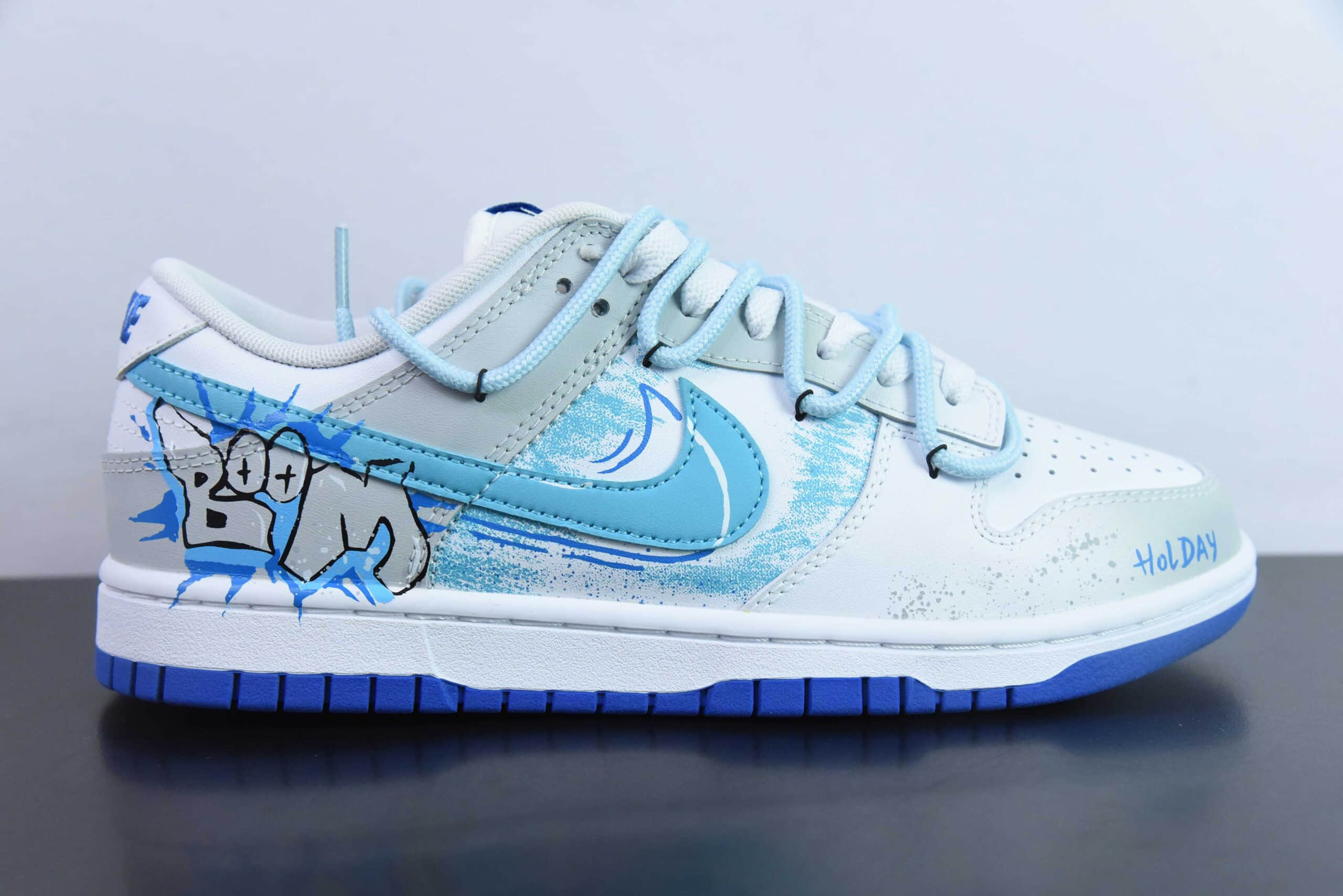 耐克Nike Dunk Low 涂鸦解构风休闲日记渐变泼墨字母 SB绑带低帮休闲板鞋纯原版本 货号：DV0831-104 
