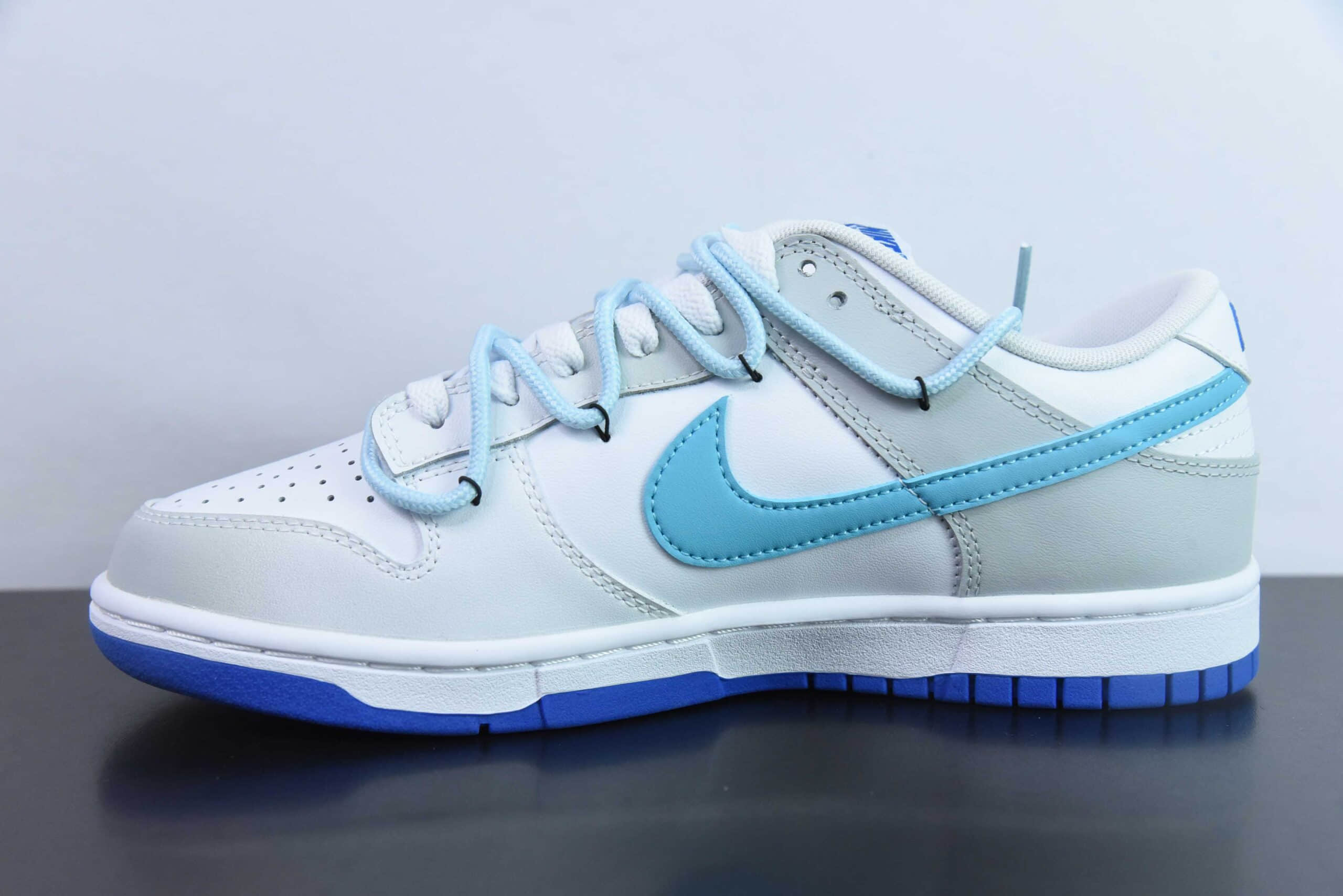 耐克Nike Dunk Low 涂鸦解构风休闲日记渐变泼墨字母 SB绑带低帮休闲板鞋纯原版本 货号：DV0831-104 