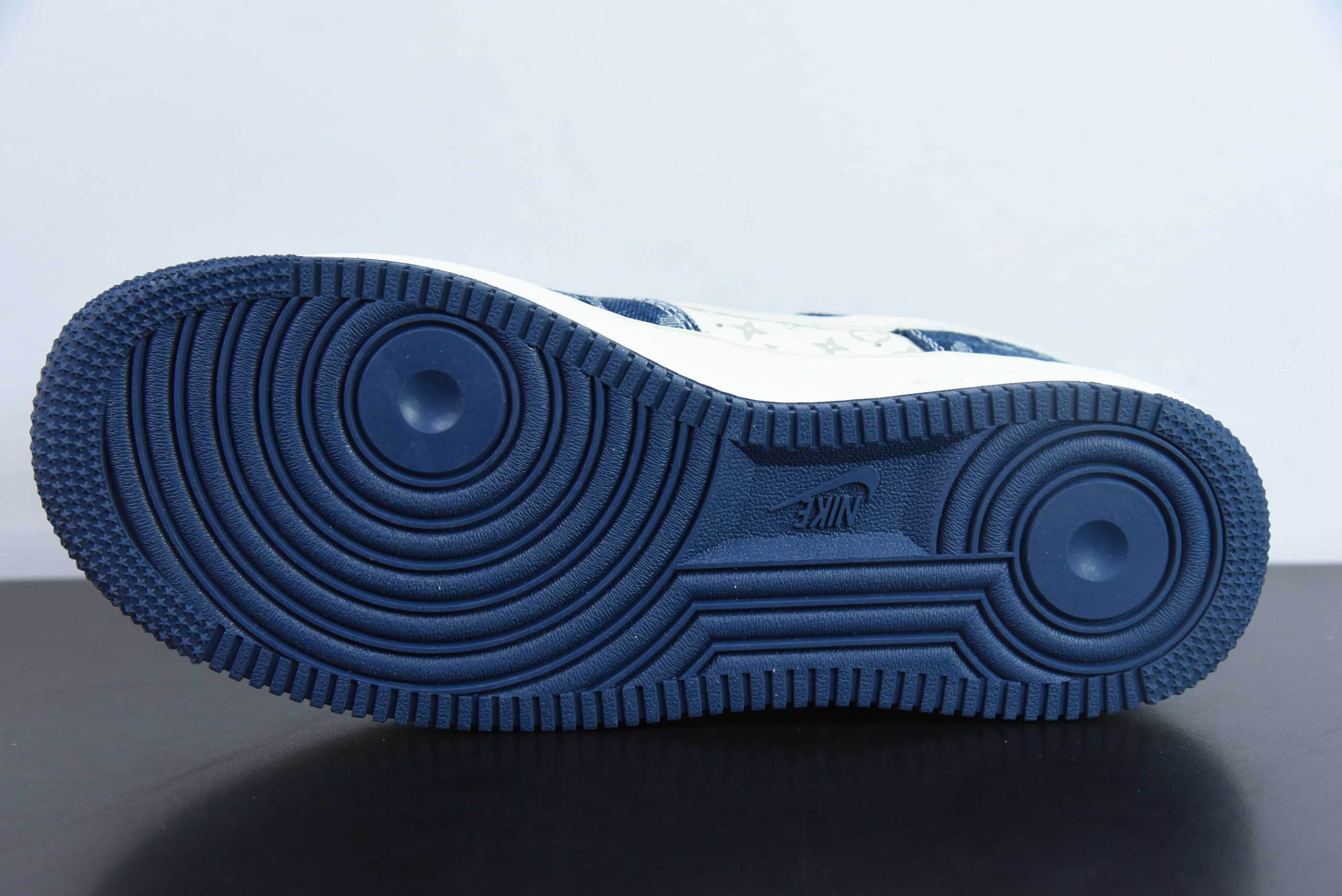 耐克NIke Air Force 1 '07 Low “LV联名荧光蓝牛仔”空军一号低帮休闲板鞋纯原版本 货号：DH7566-100