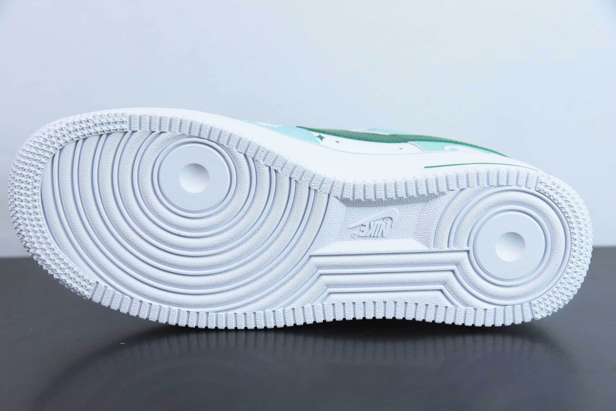 耐克Nike Doraemon×Nike Air Force 1 Low小巫女联名款骷髅头渐变白绿空军一号低帮休闲板鞋纯原版本 货号：CW2288-111