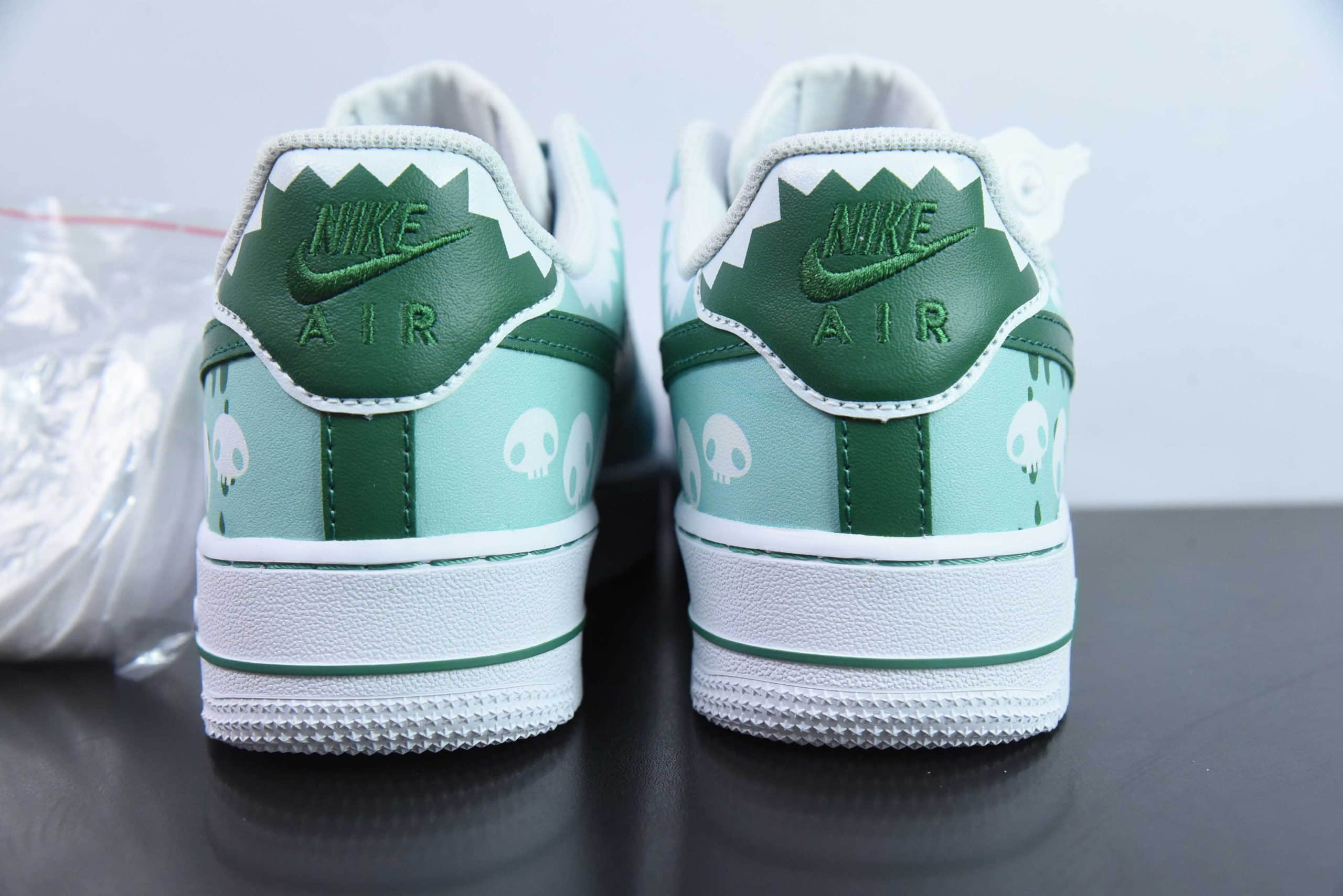 耐克Nike Doraemon×Nike Air Force 1 Low小巫女联名款骷髅头渐变白绿空军一号低帮休闲板鞋纯原版本 货号：CW2288-111