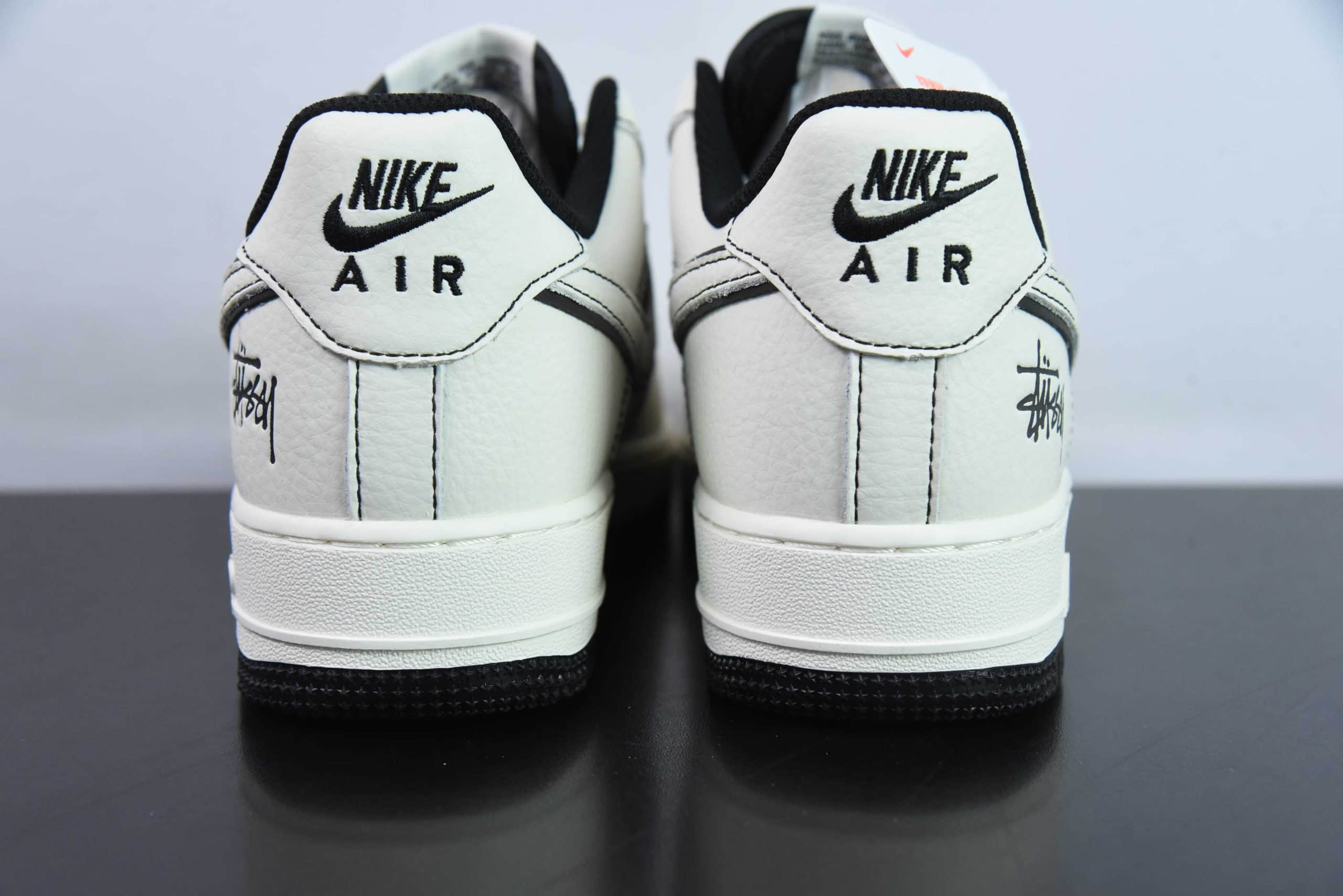 耐克Nike Stussy x Nike Air Force 1 Low 斯图西联名米白炫彩反光空军一号低帮休闲板鞋纯原版本 货号：UN1635-702