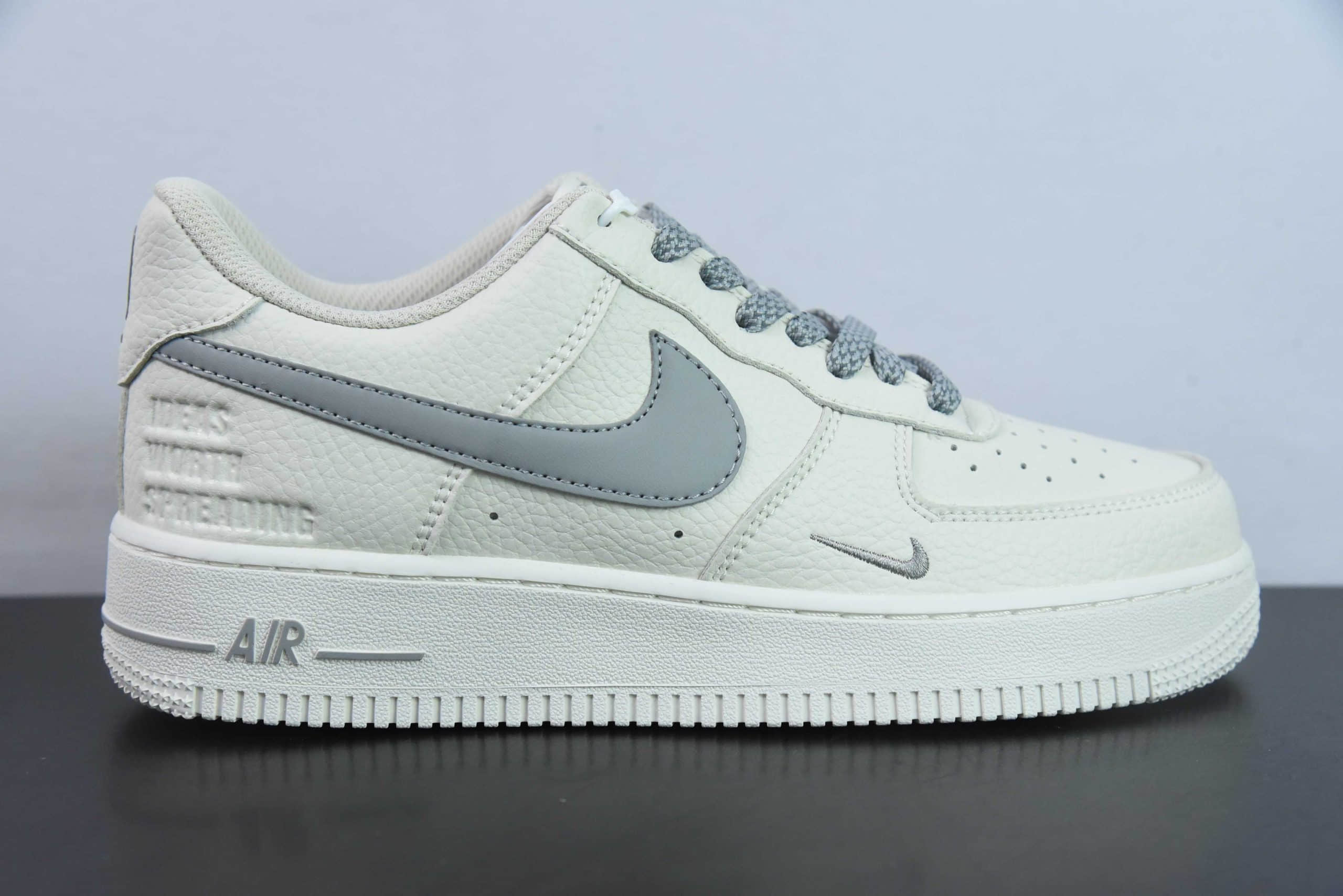 耐克Nike Air Force 1´07 Low 白灰空军一号低帮百搭休闲运动板鞋纯原版本 货号：DD8959-708  