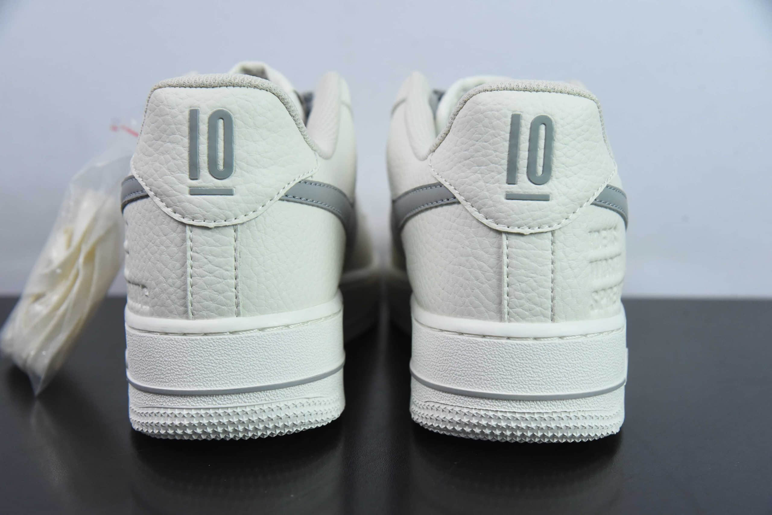 耐克Nike Air Force 1´07 Low 白灰空军一号低帮百搭休闲运动板鞋纯原版本 货号：DD8959-708  
